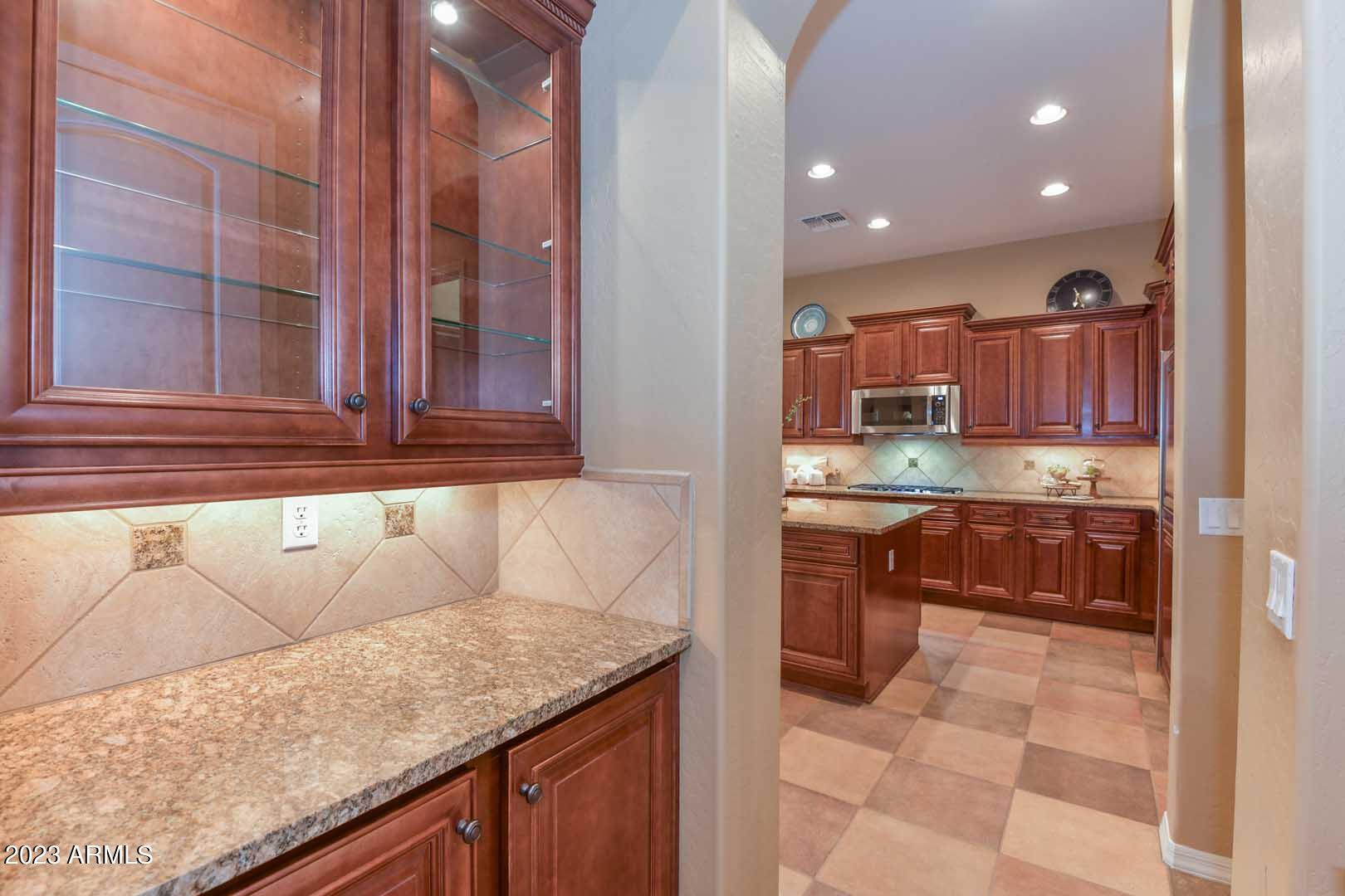 3935 E NOCONA Lane