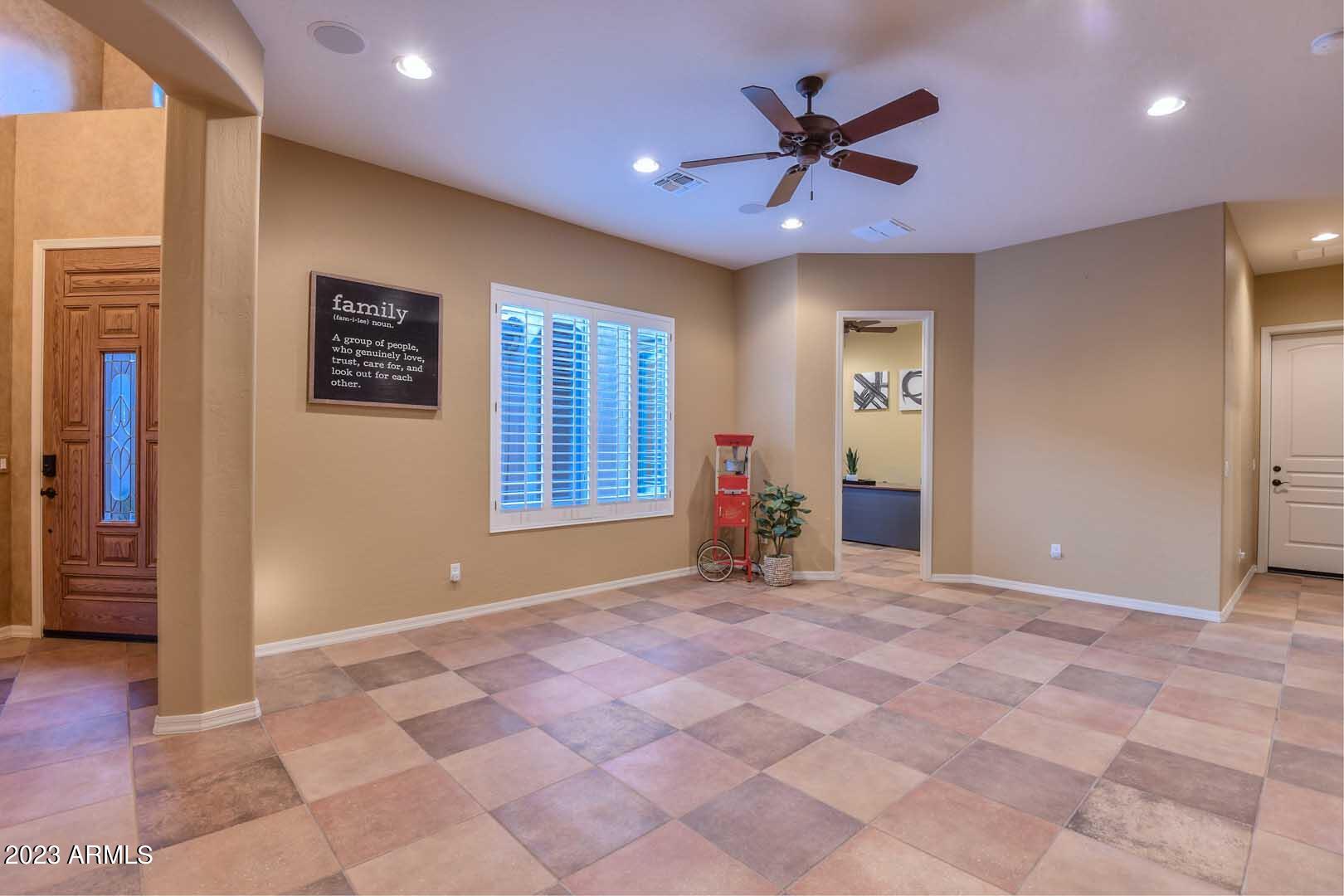 3935 E NOCONA Lane