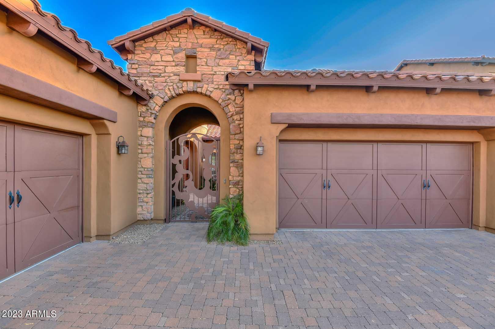 3935 E NOCONA Lane