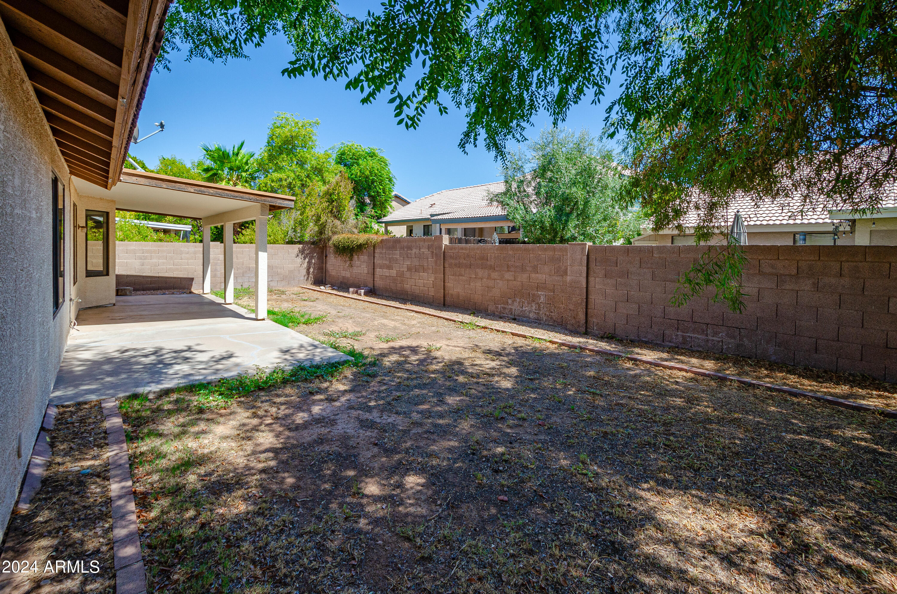 519 W SIERRA MADRE Avenue