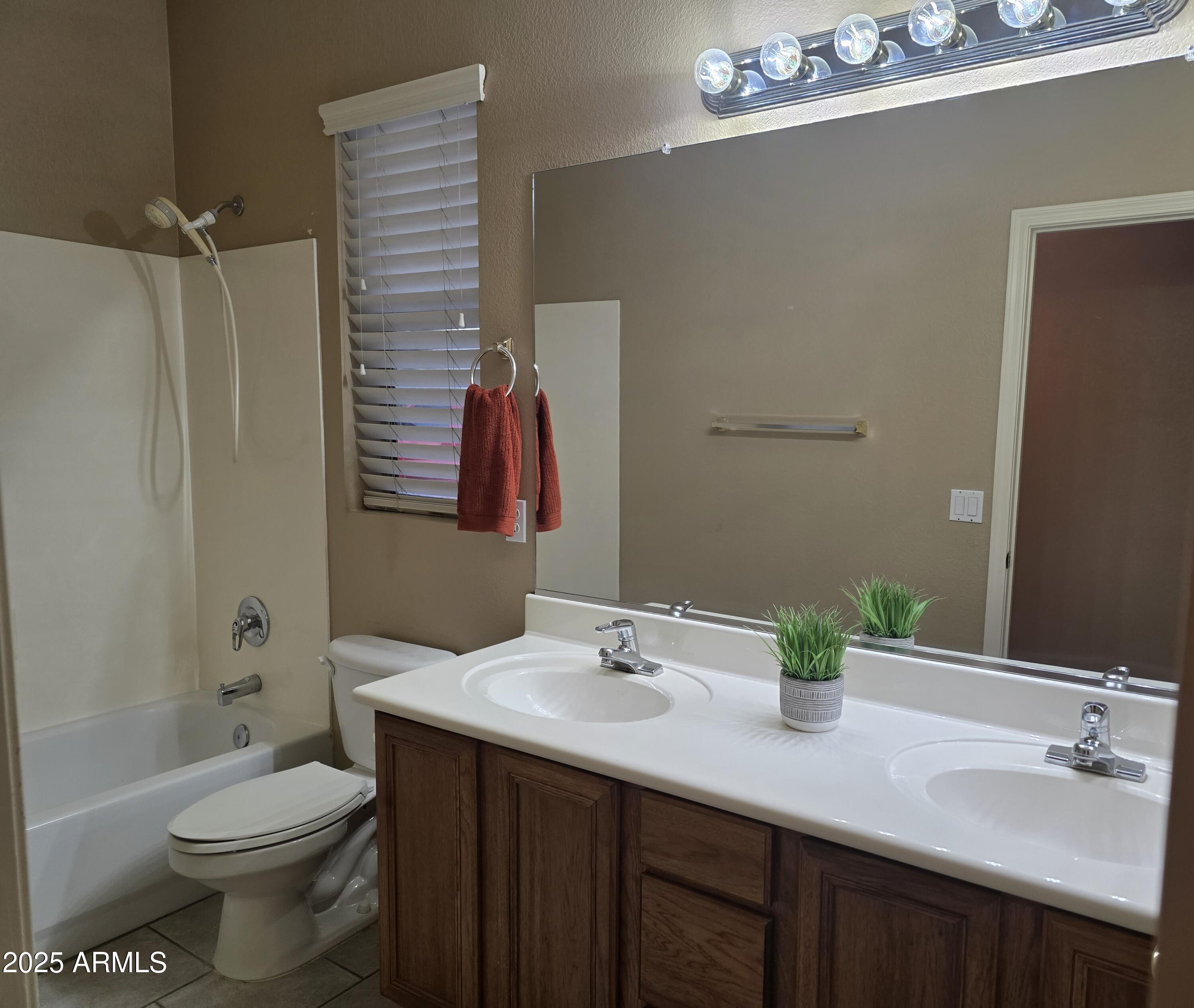 1656 E HAWKEN Place, Chandler