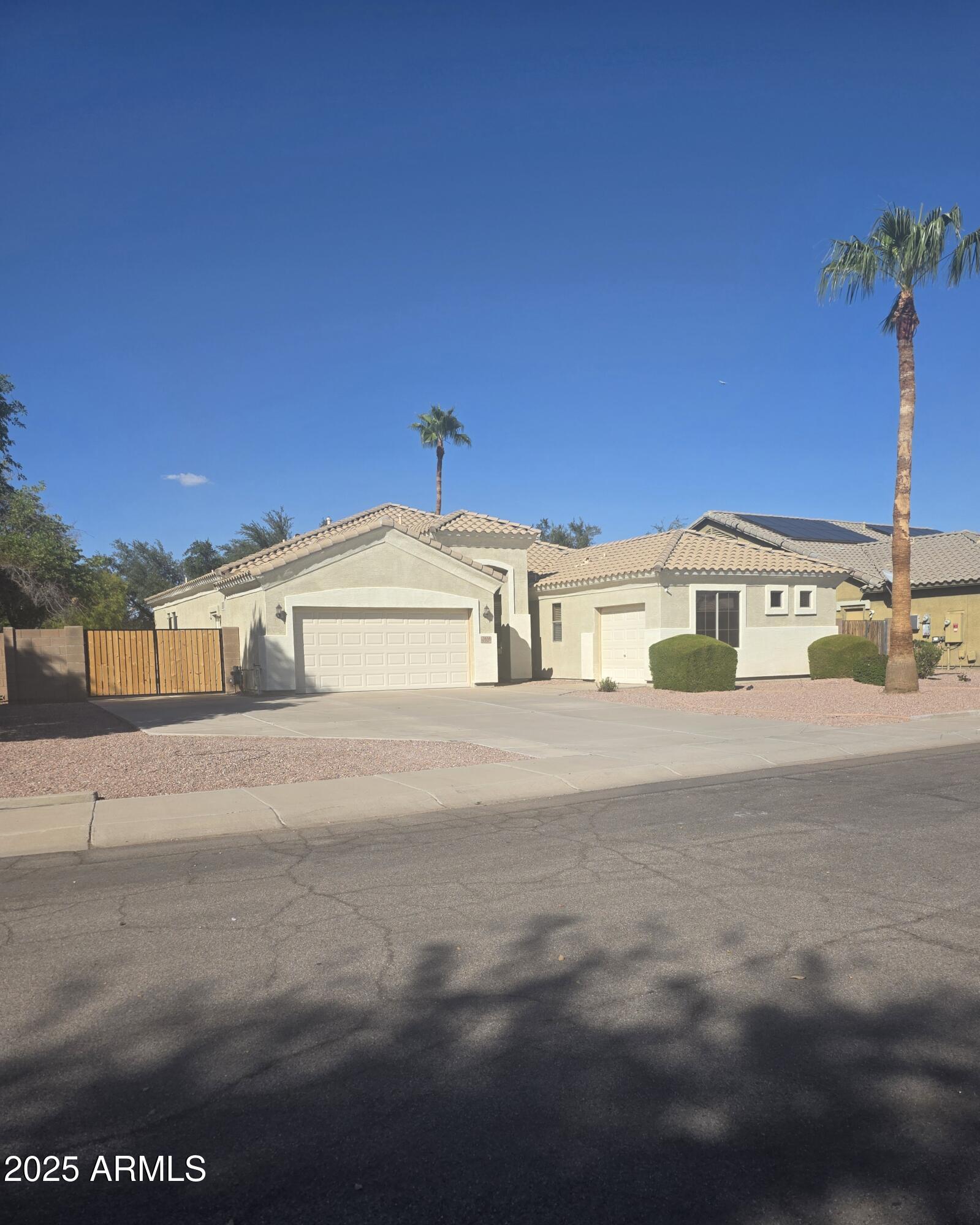 1656 E HAWKEN Place, Chandler