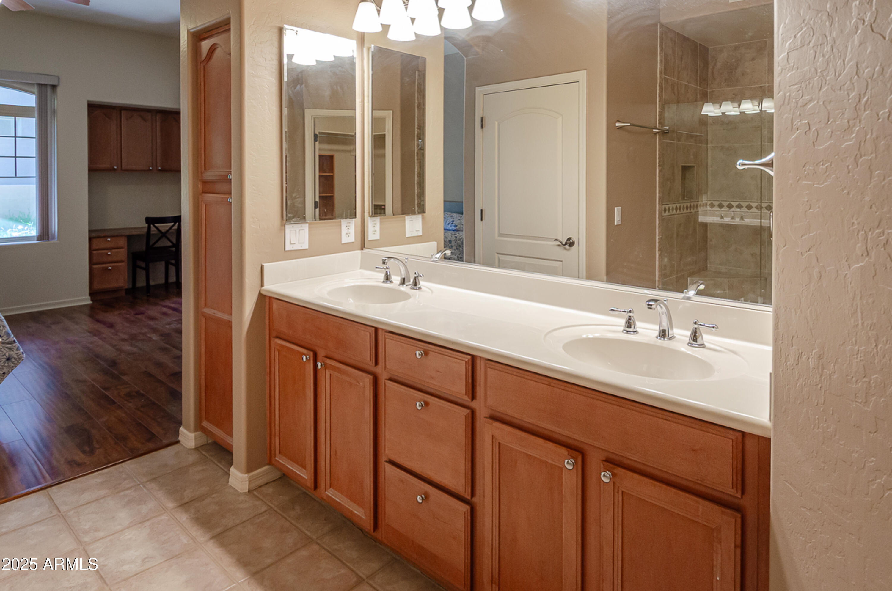 11000 N 77TH Place N, 1065