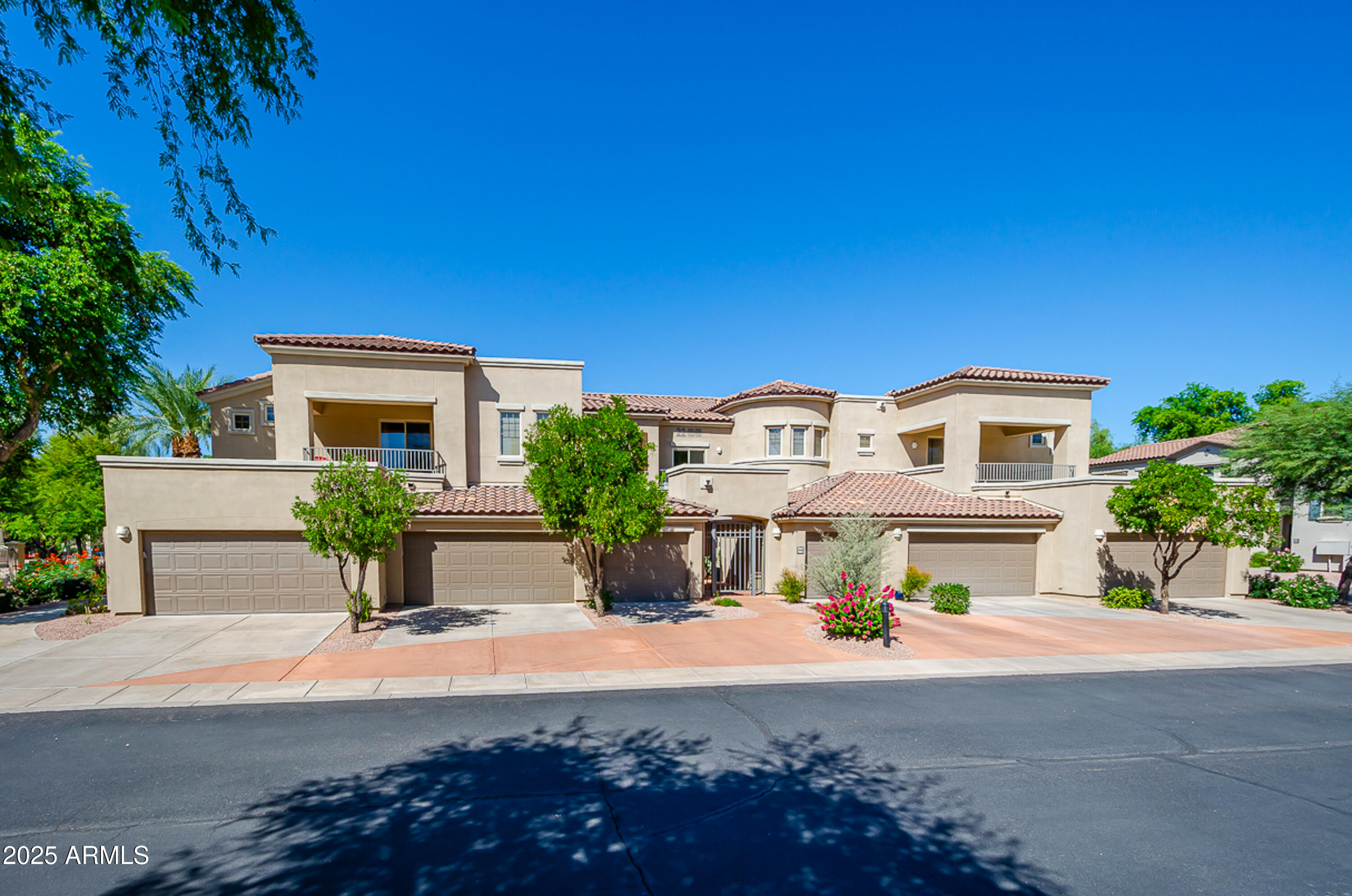 11000 N 77TH Place N, 1065