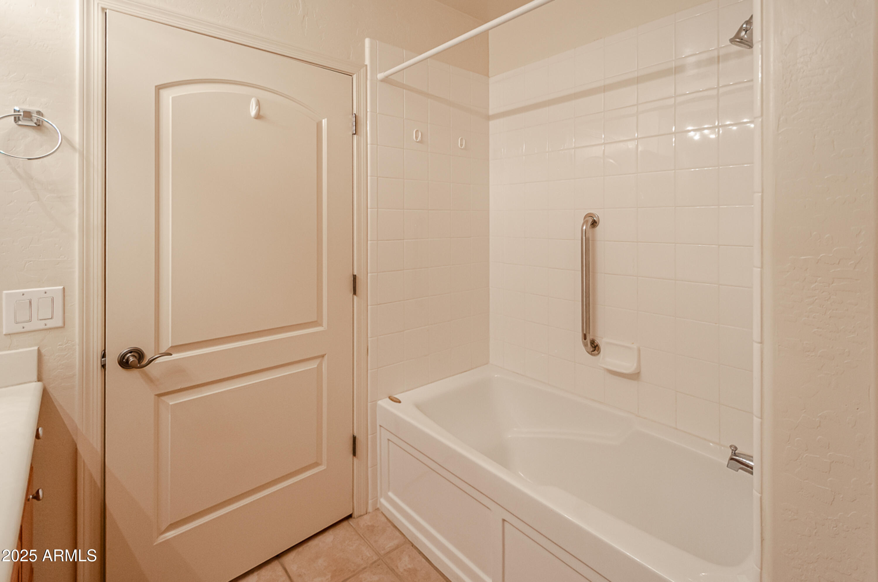 11000 N 77TH Place N, 1065