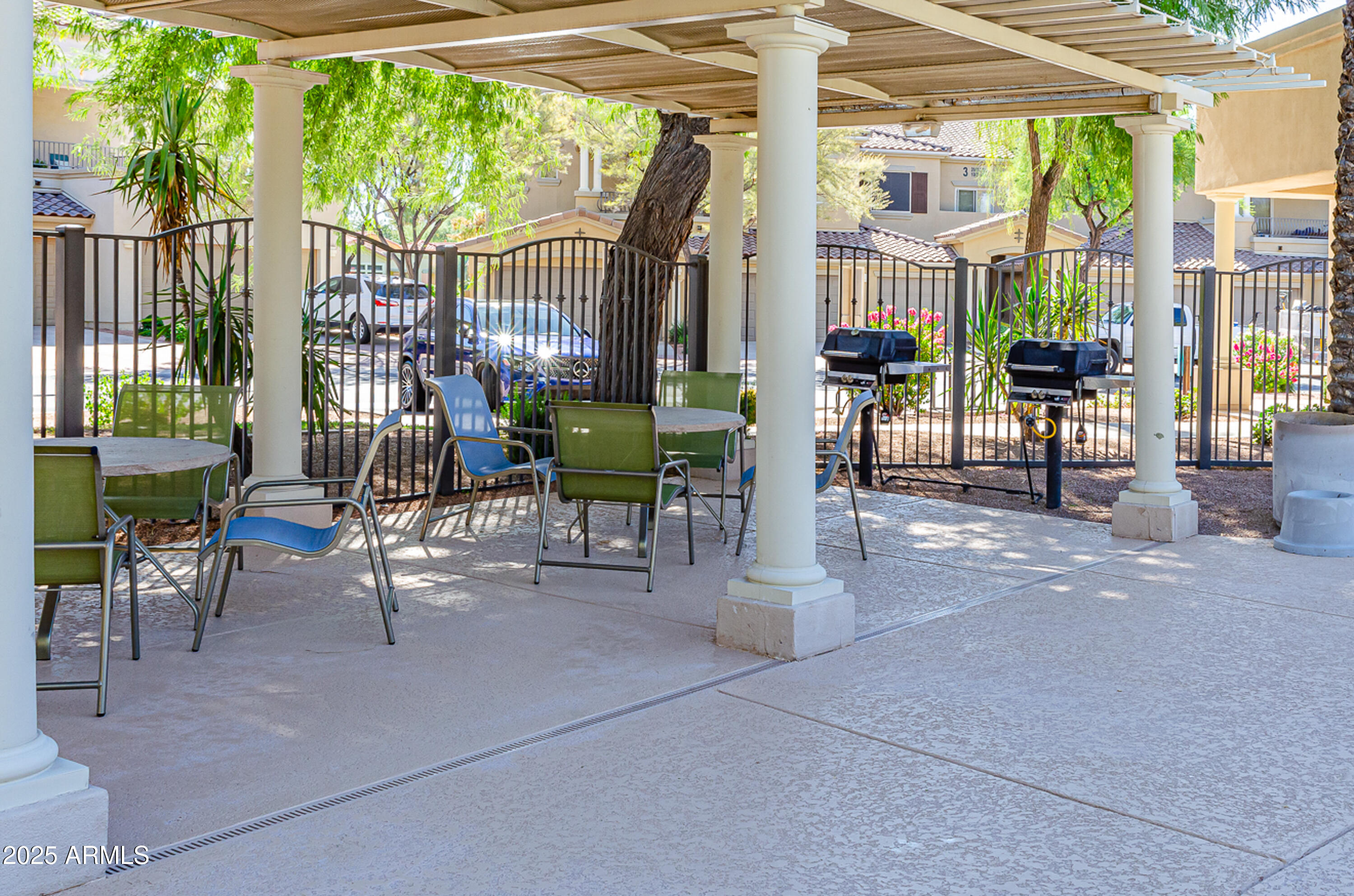 11000 N 77TH Place N, 1065