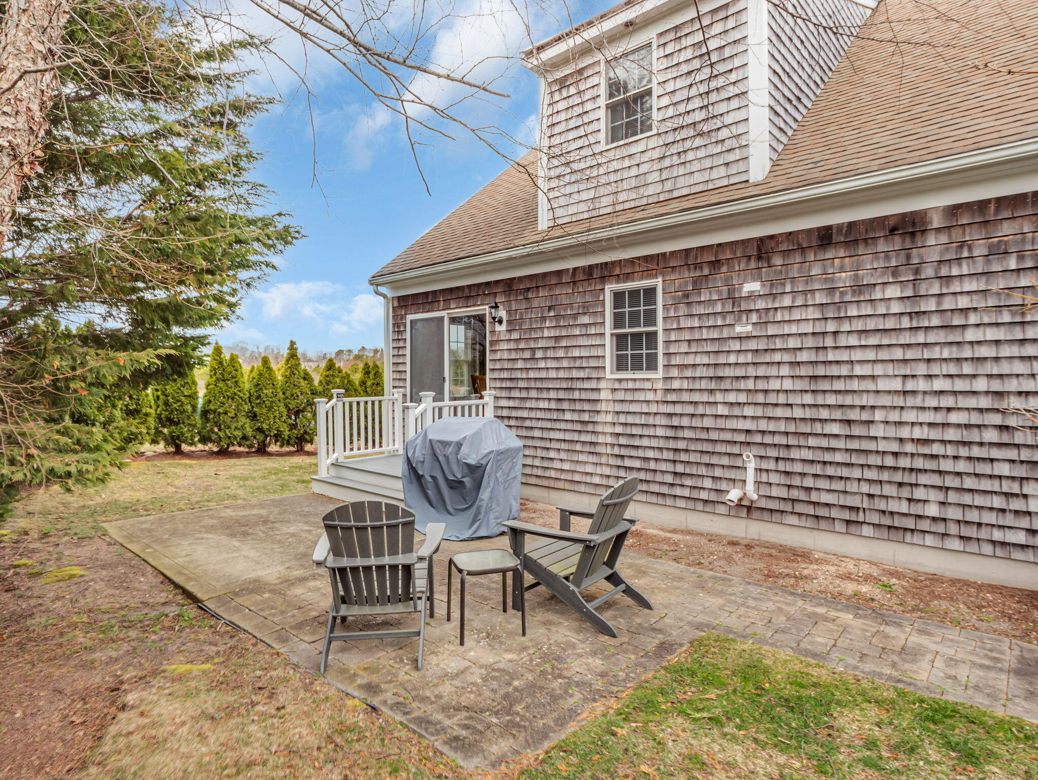 121 Camp St # 82