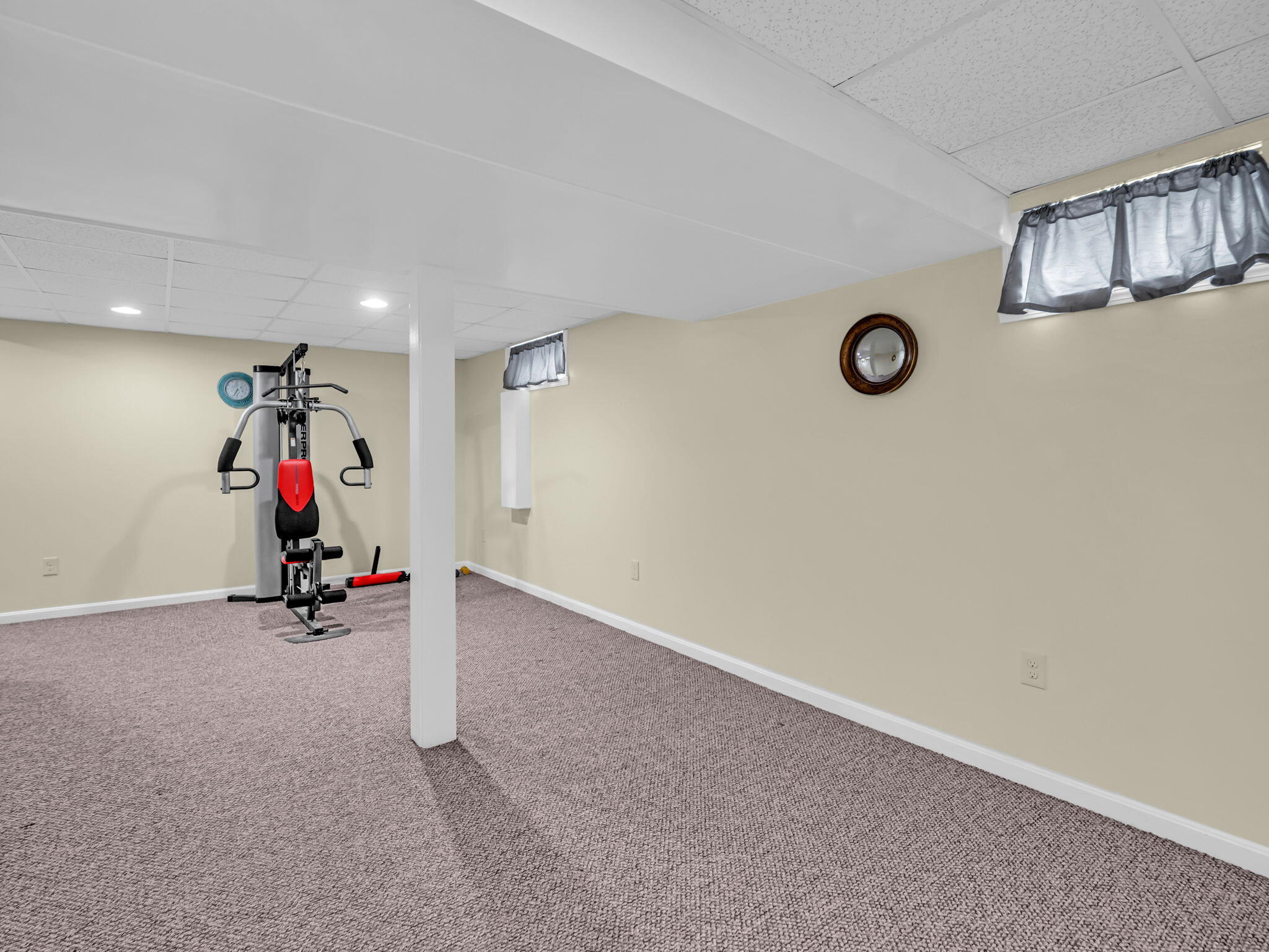 121 Camp St # 82