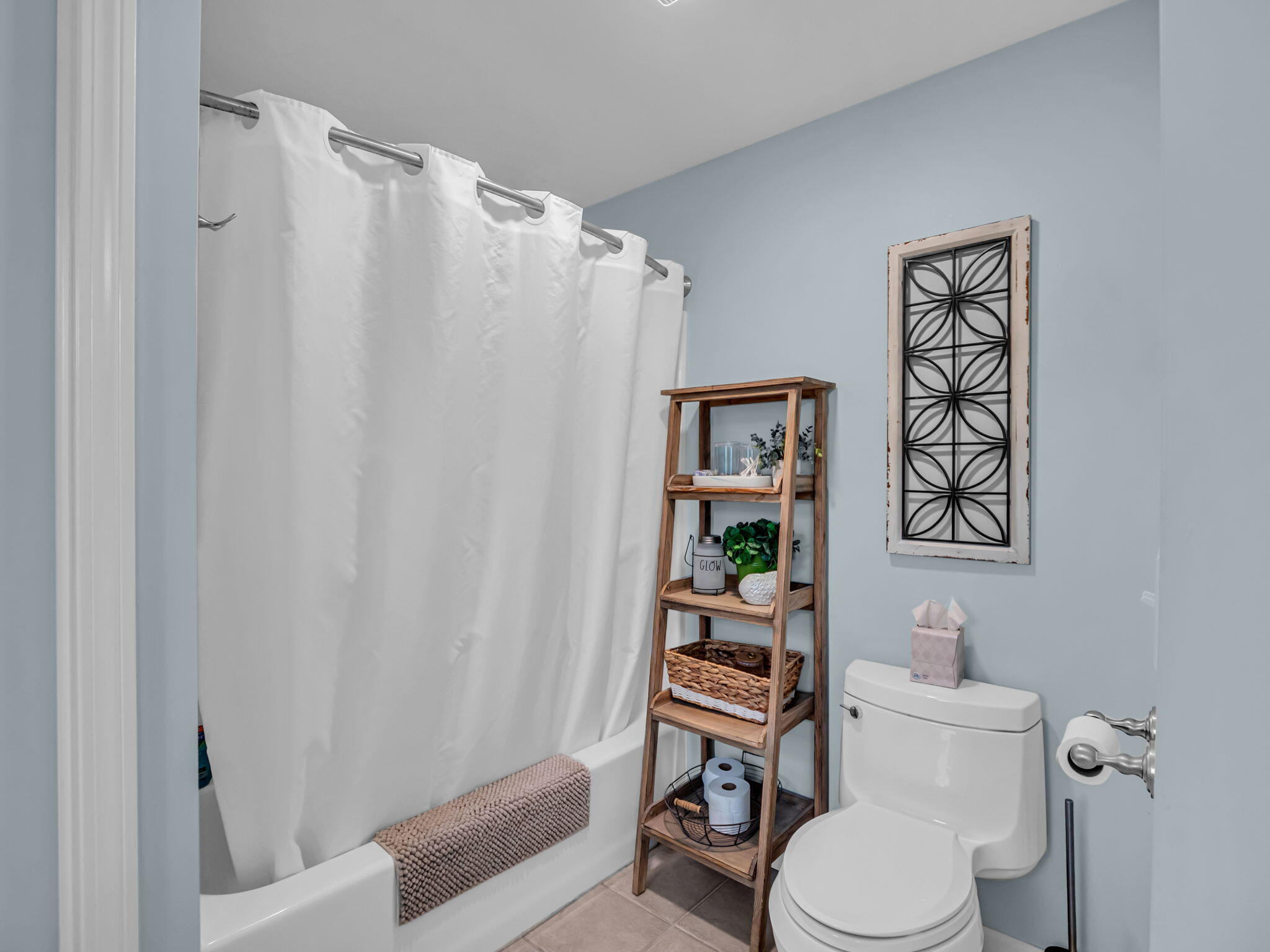 121 Camp St # 82