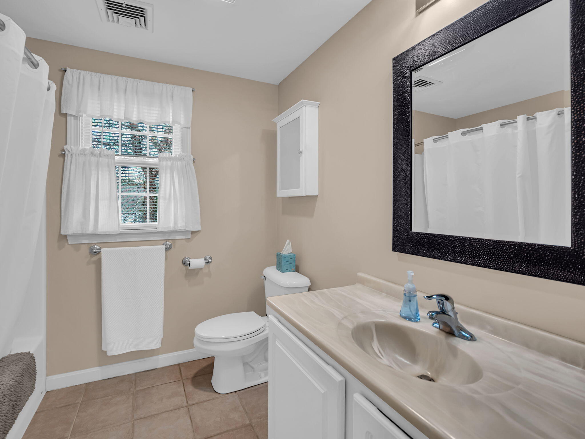 121 Camp St # 82