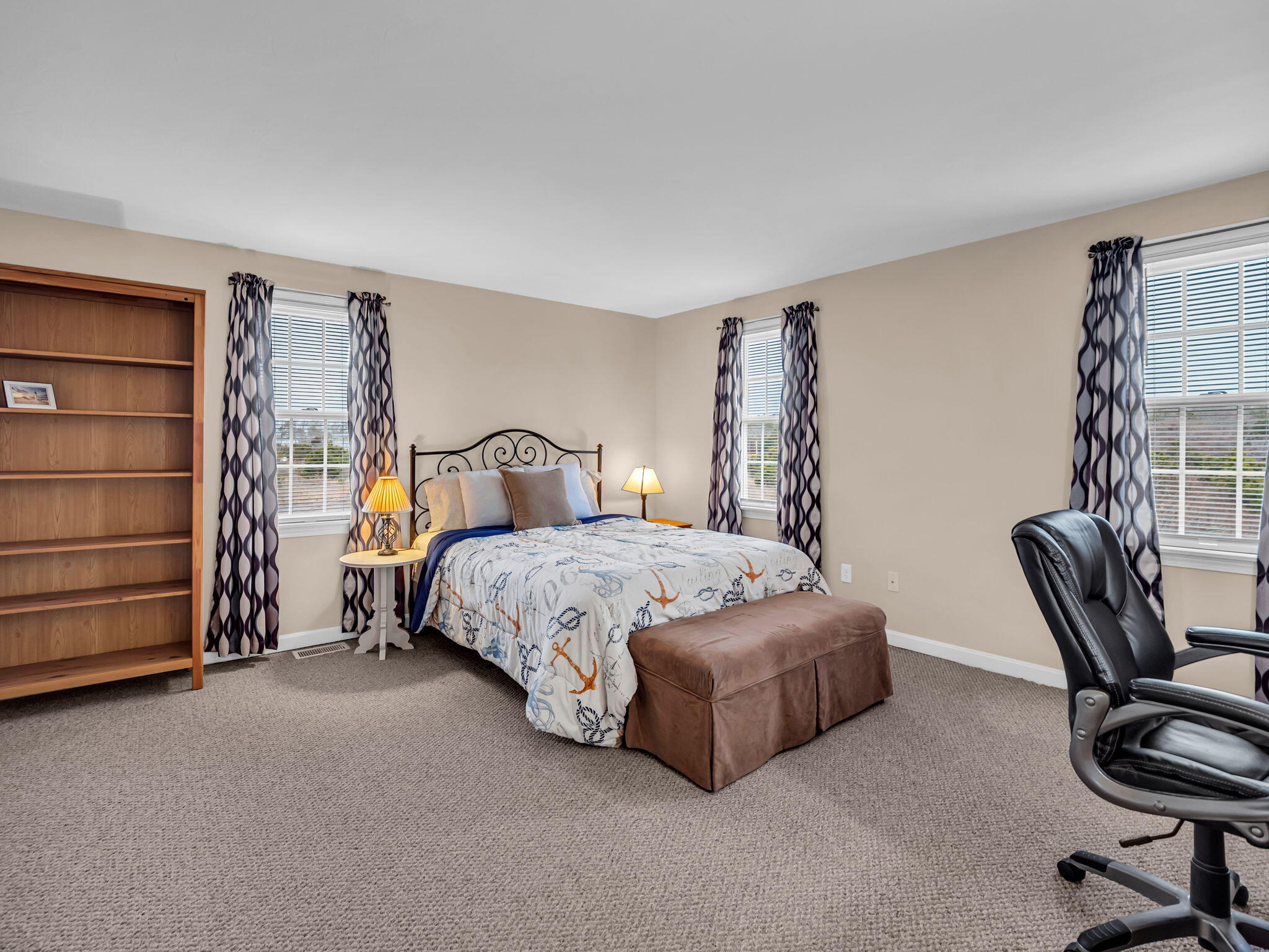 121 Camp St # 82