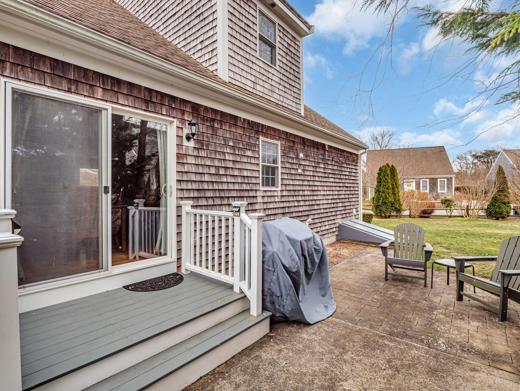 121 Camp St # 82