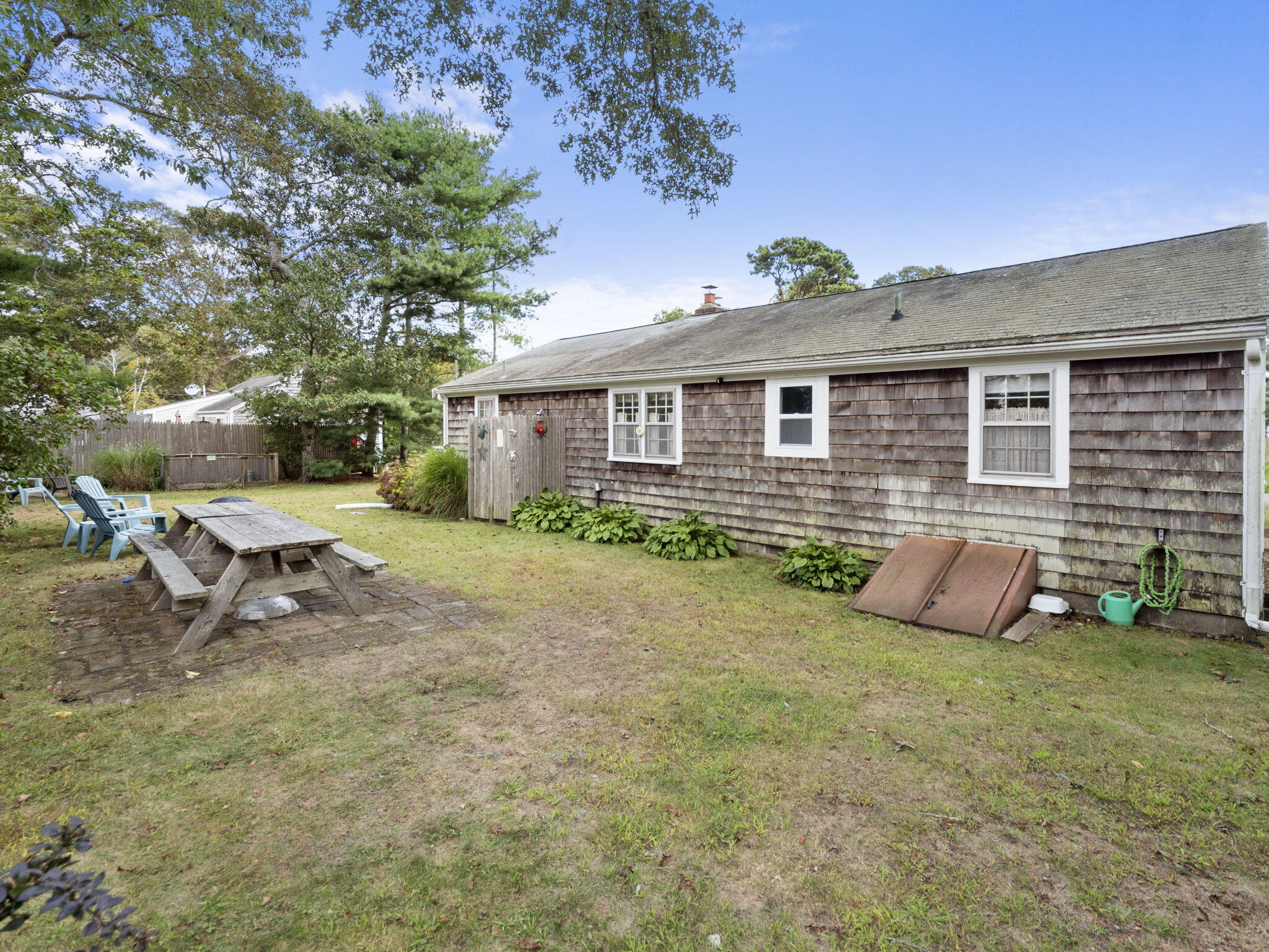 6 Lauries Ln