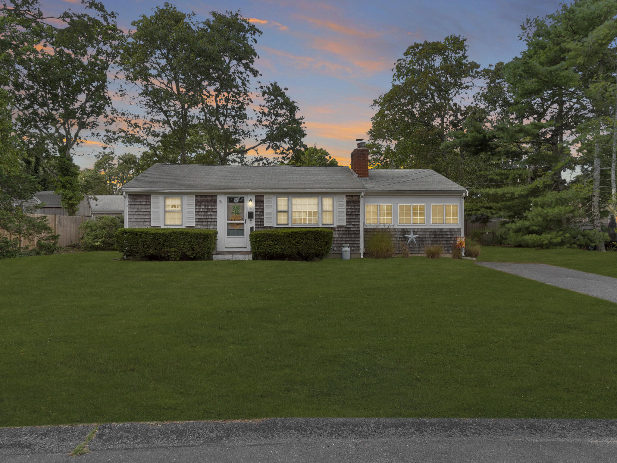 6 Lauries Ln