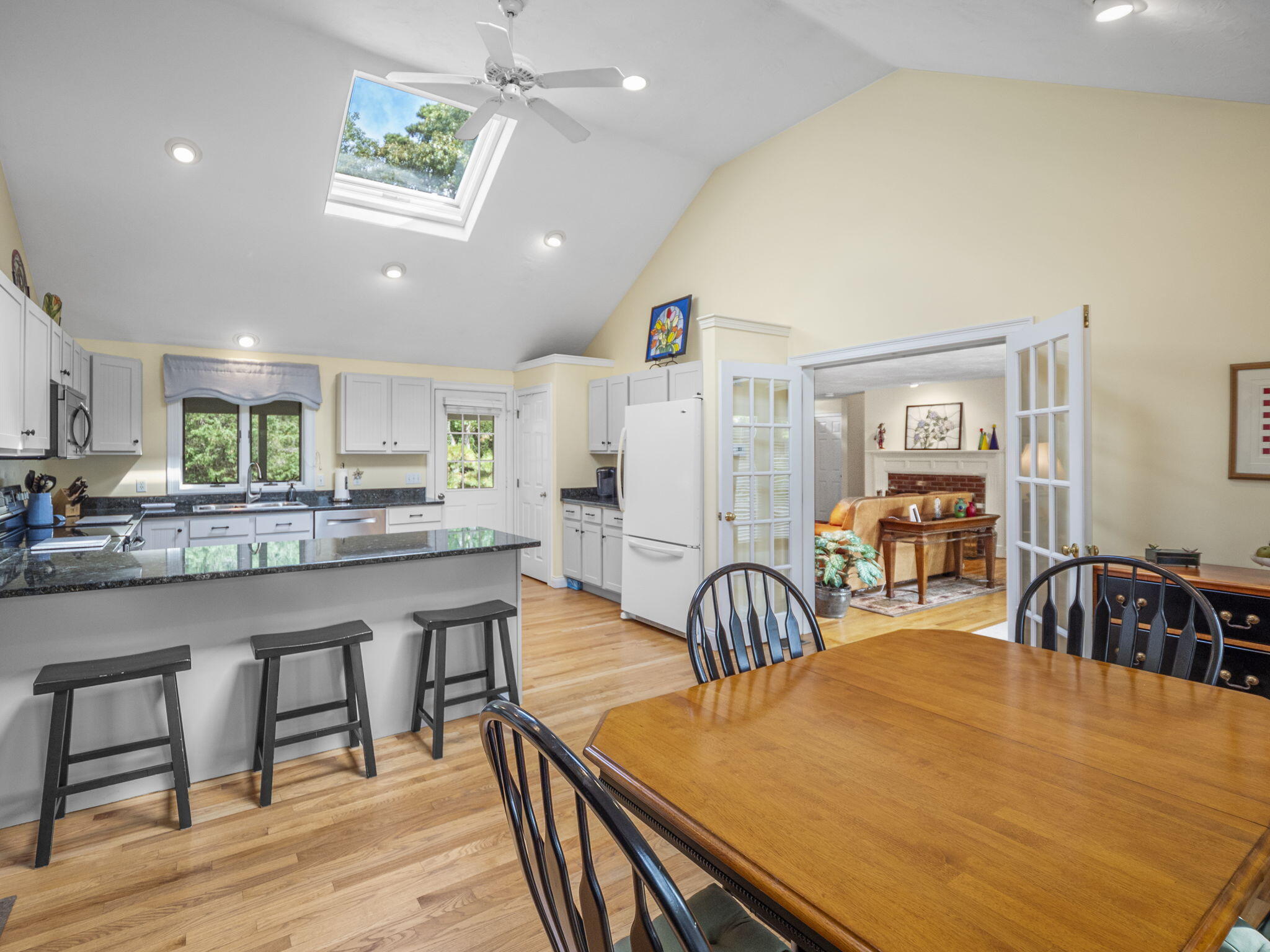 667 Queen Anne Rd