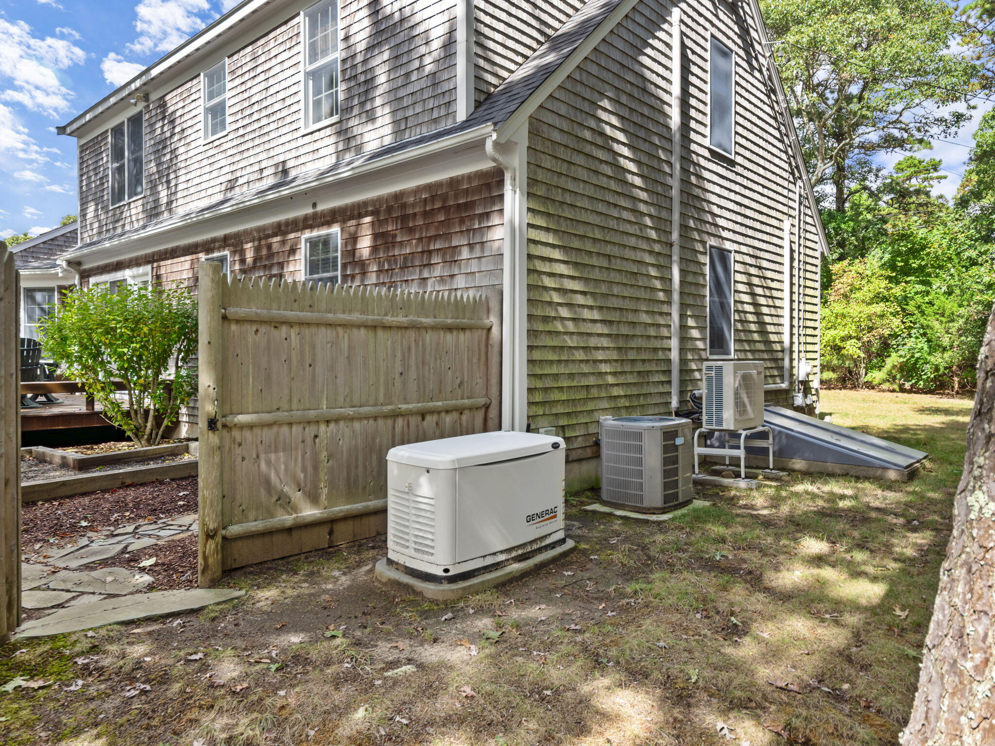 667 Queen Anne Rd