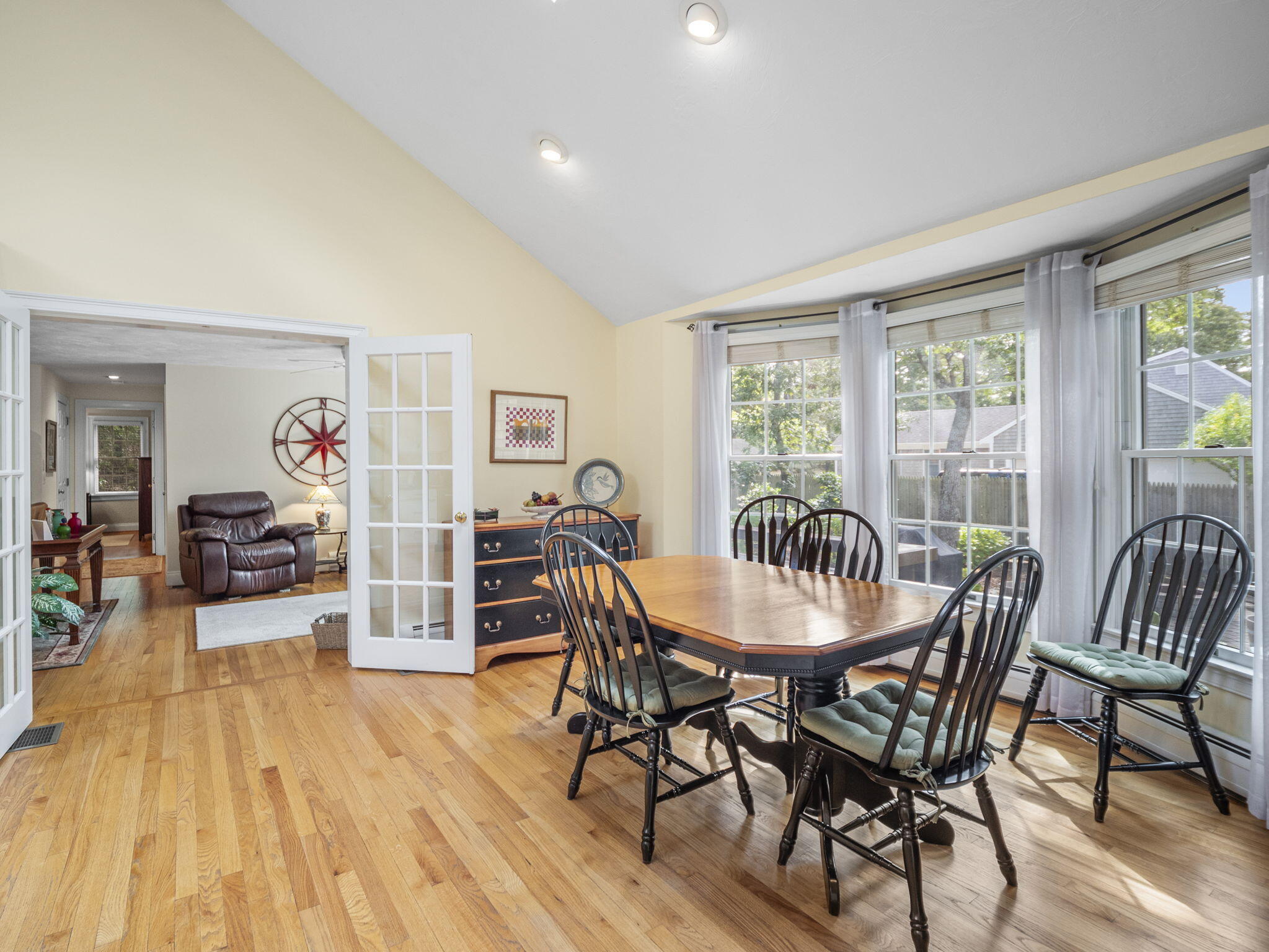 667 Queen Anne Rd