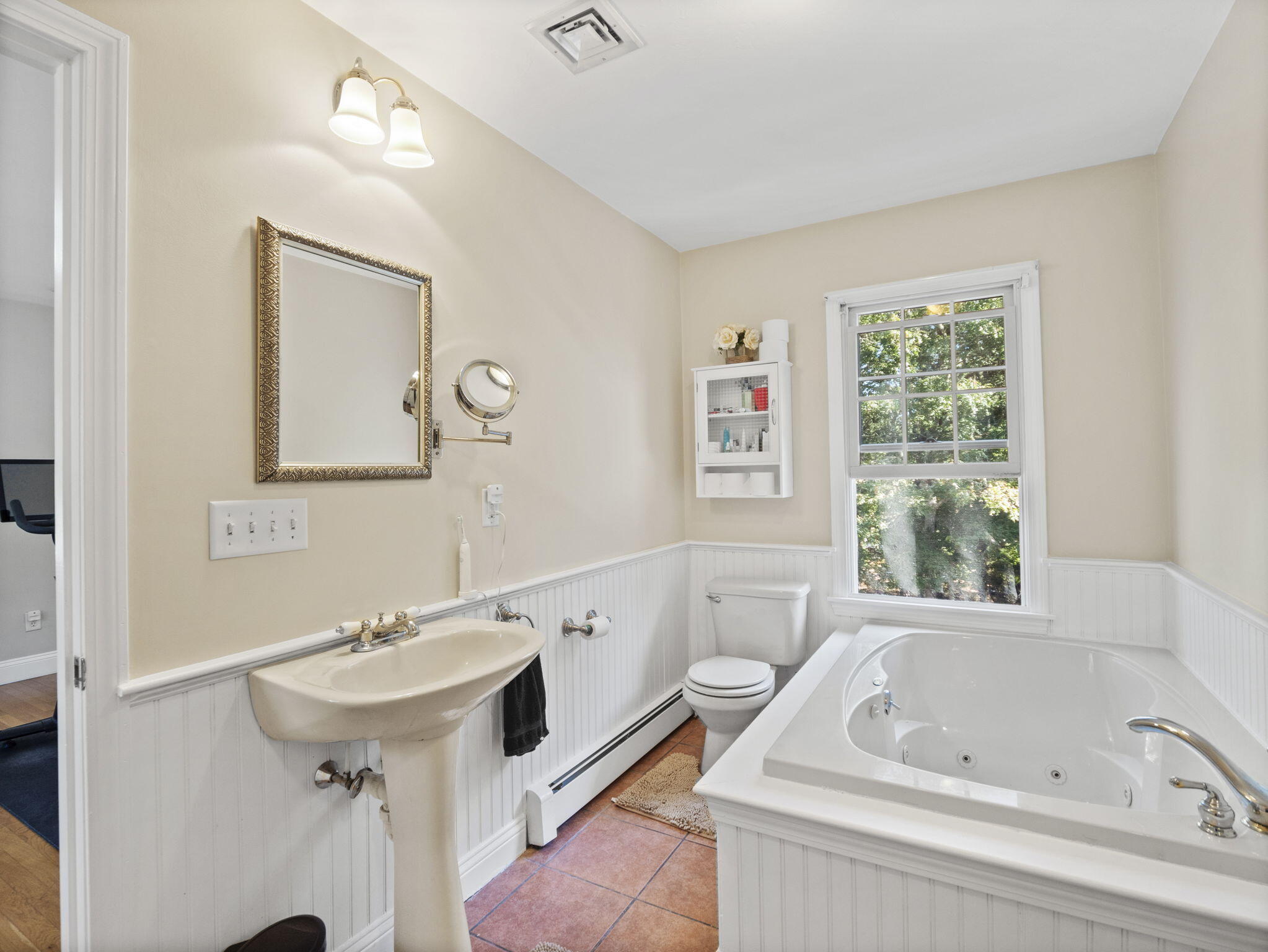 44 Juniper Ln