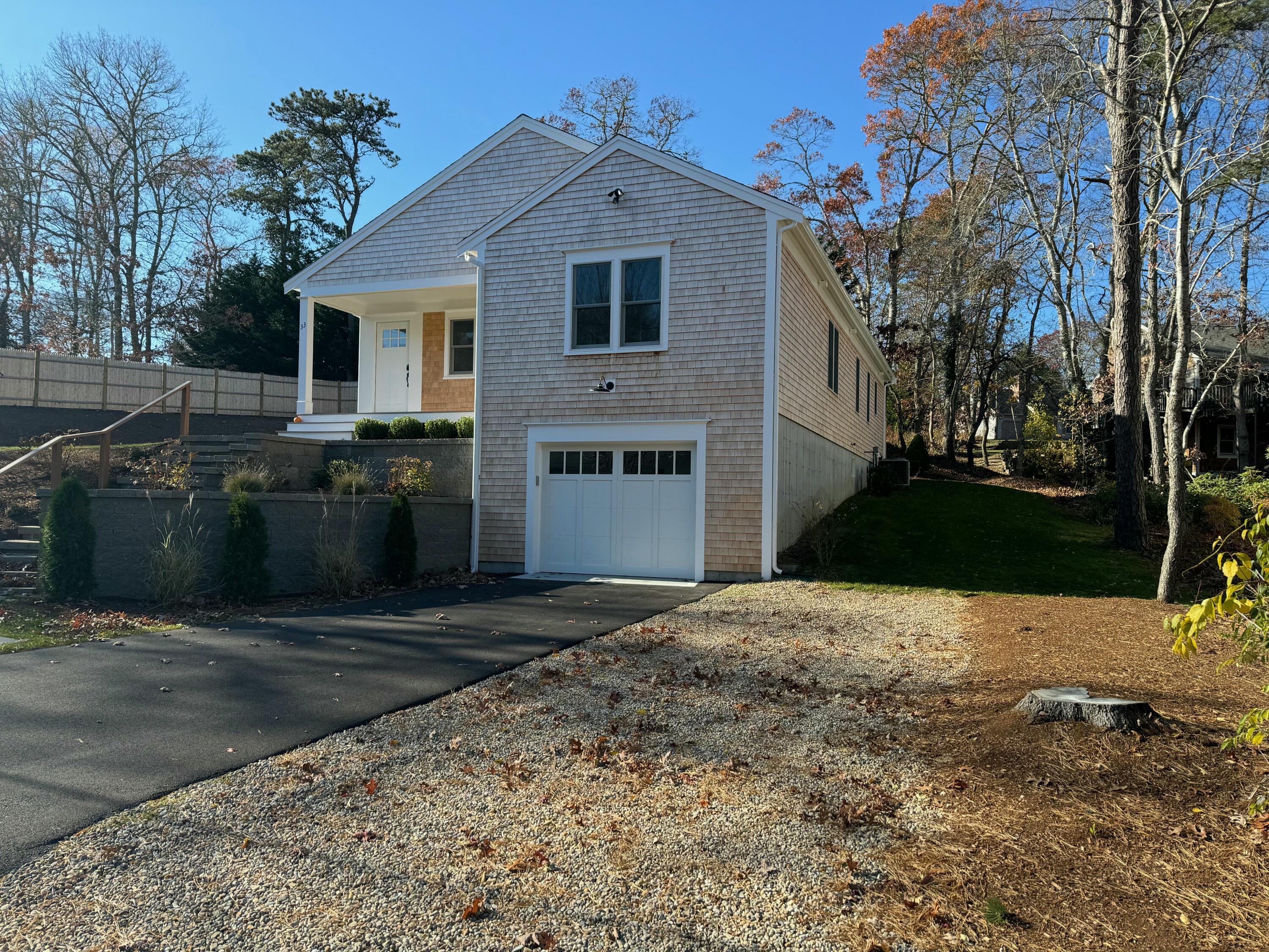33 Buttonwood Rd