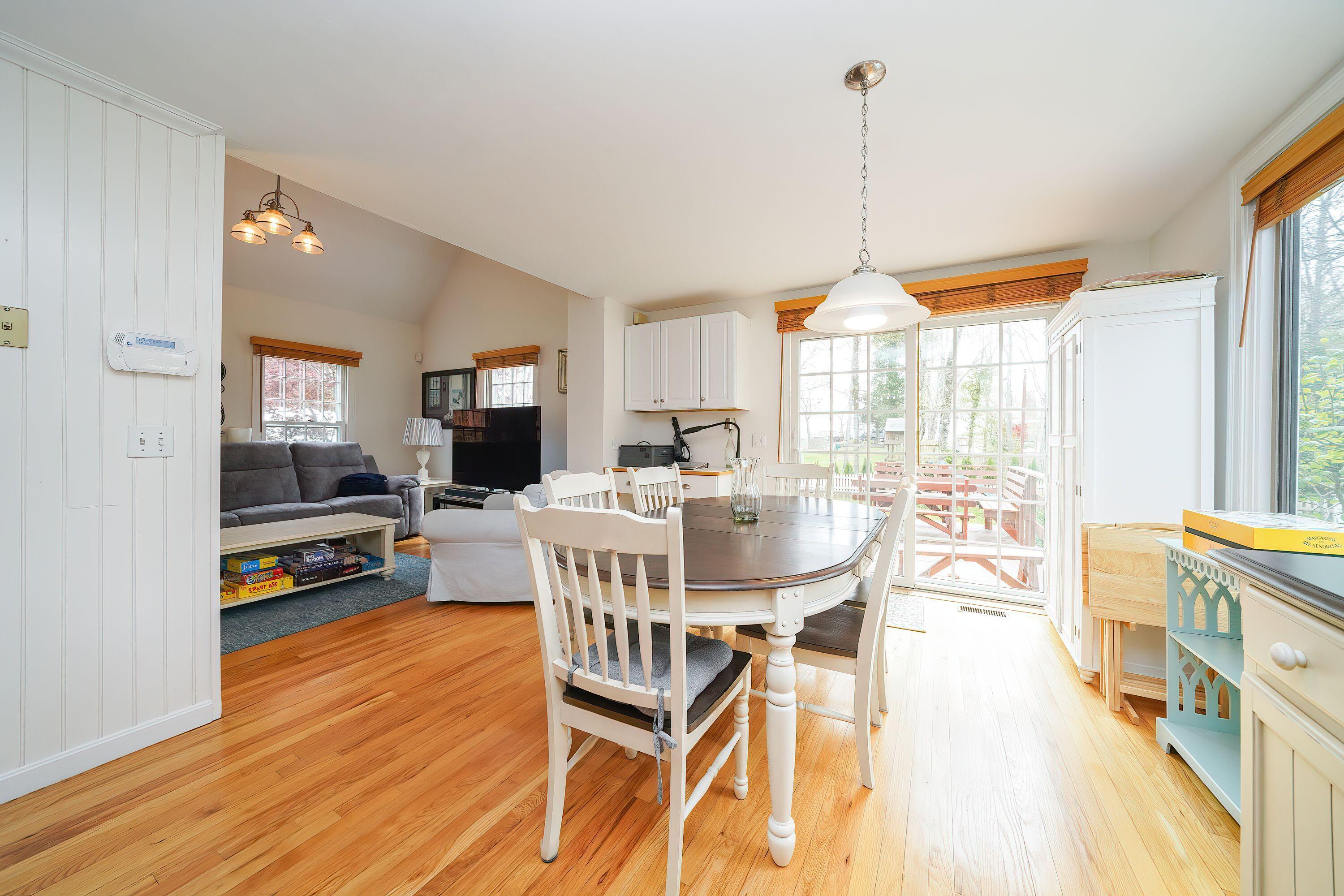 194 Old Colony Rd