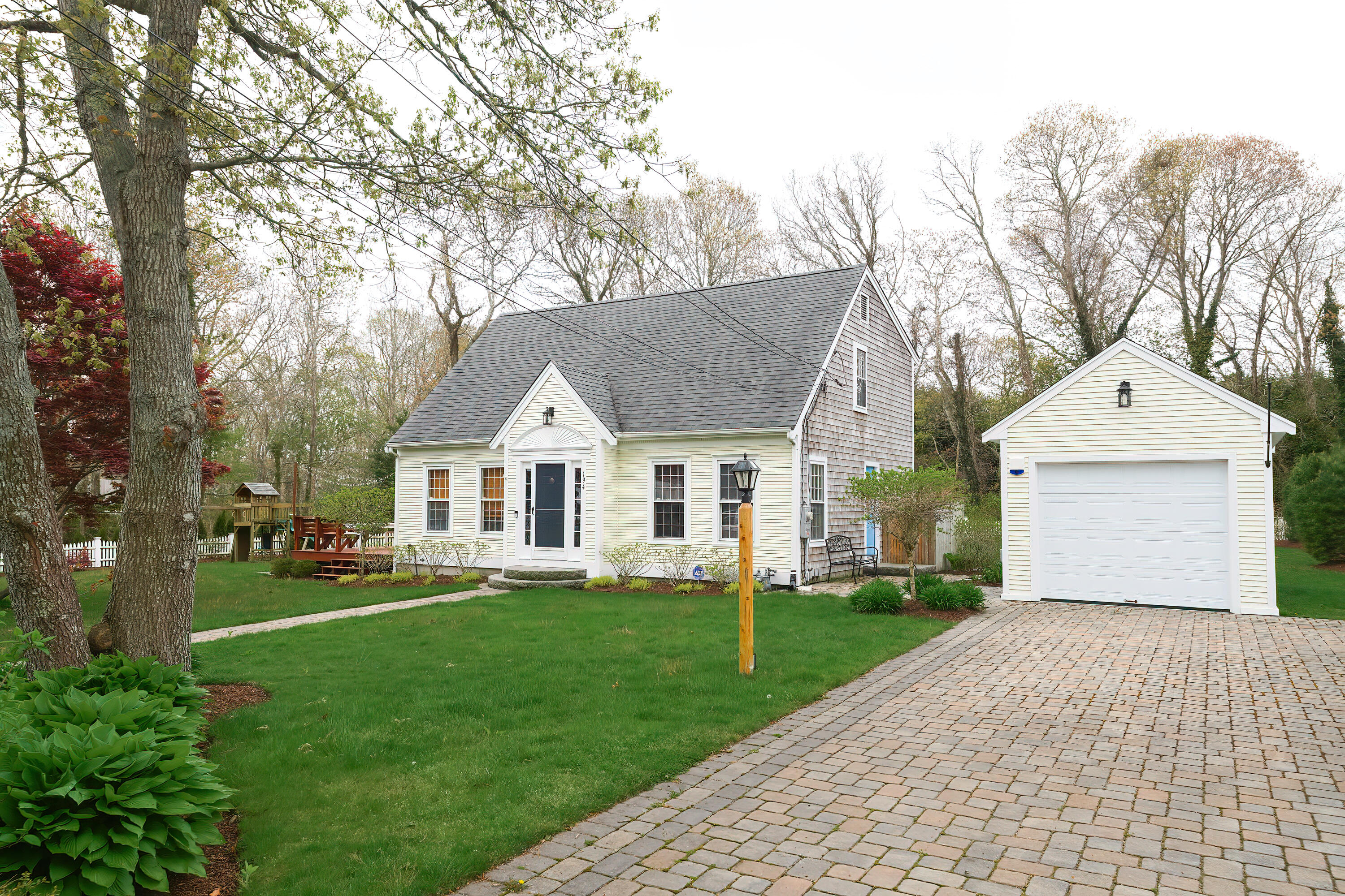 194 Old Colony Rd