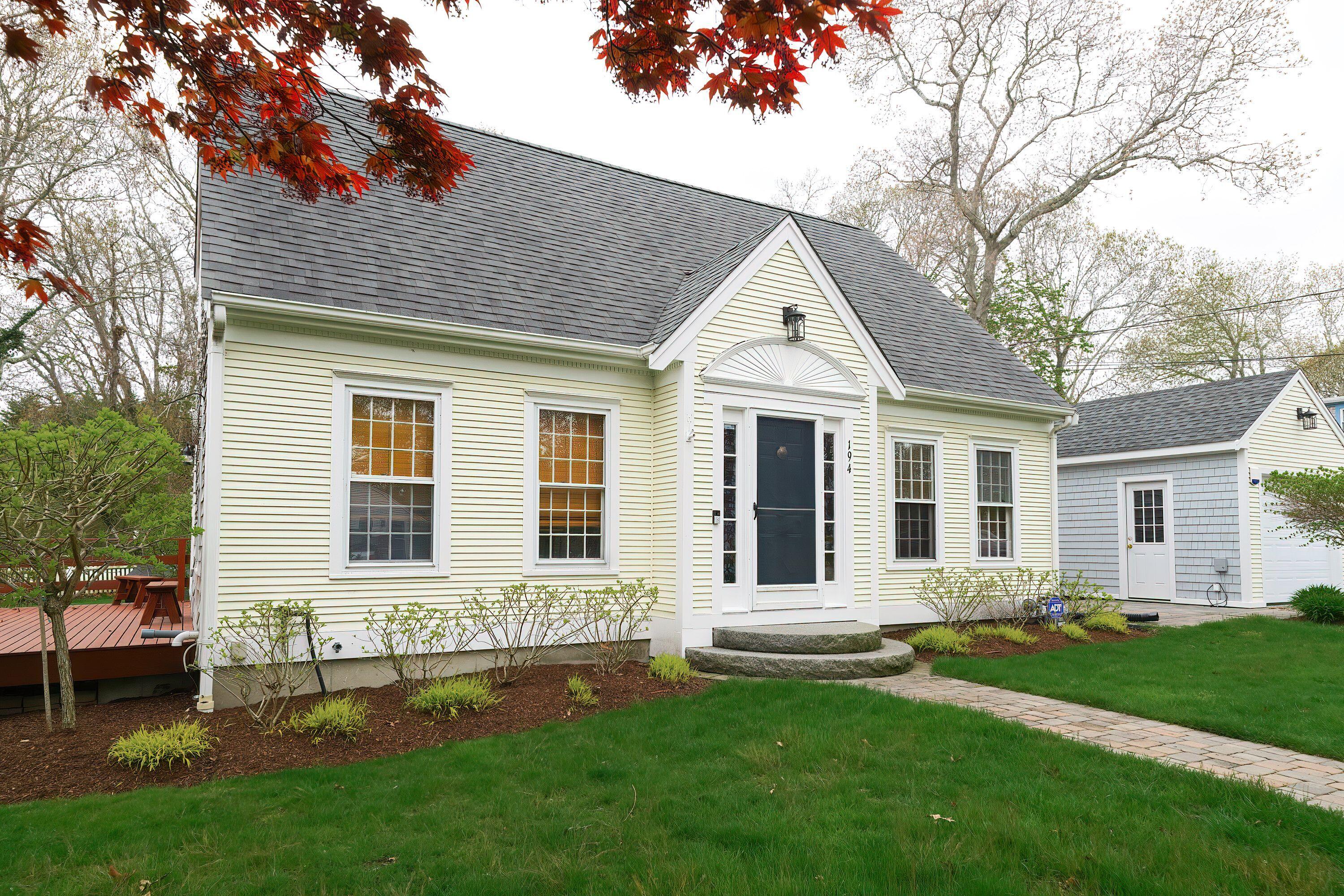 194 Old Colony Rd
