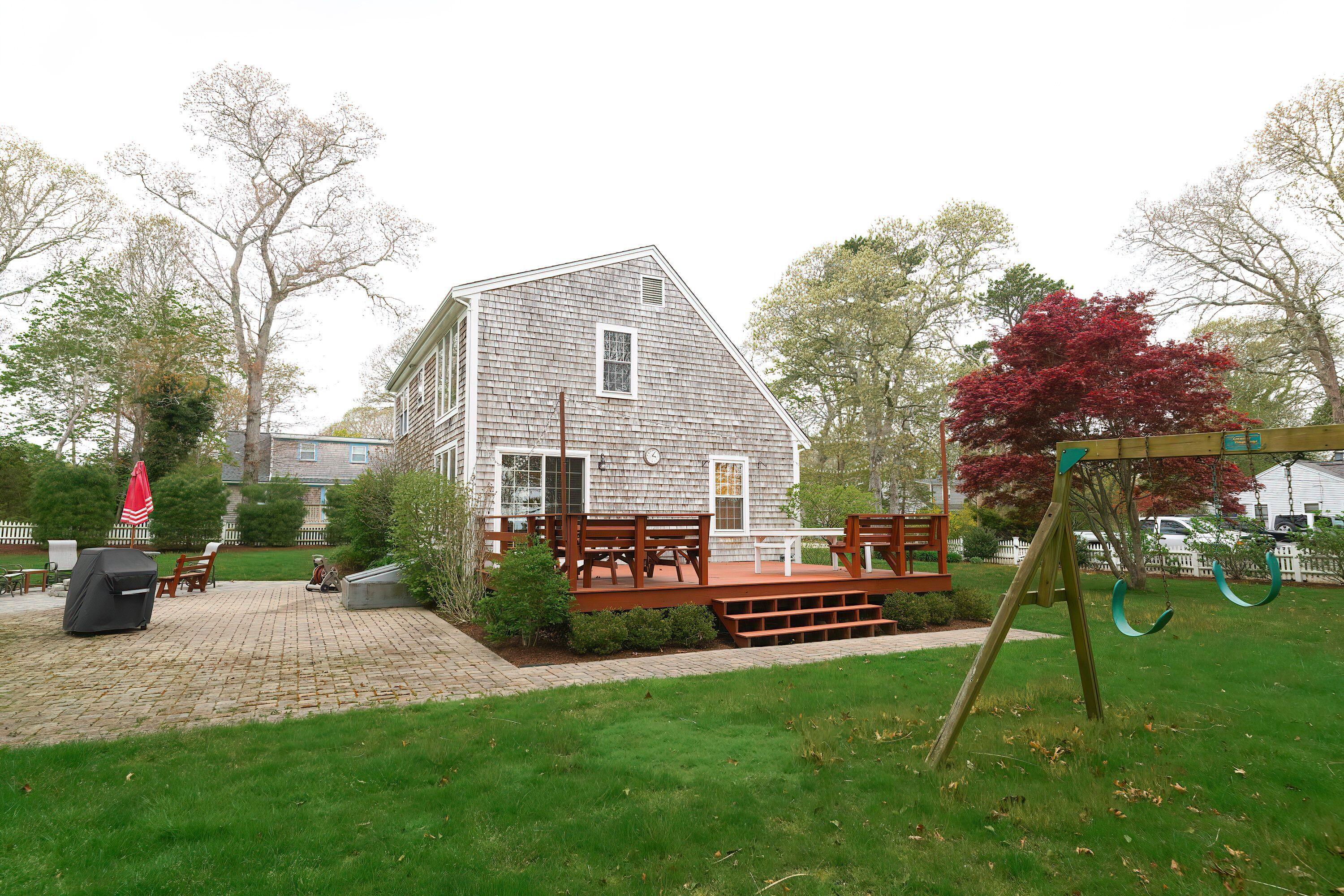 194 Old Colony Rd