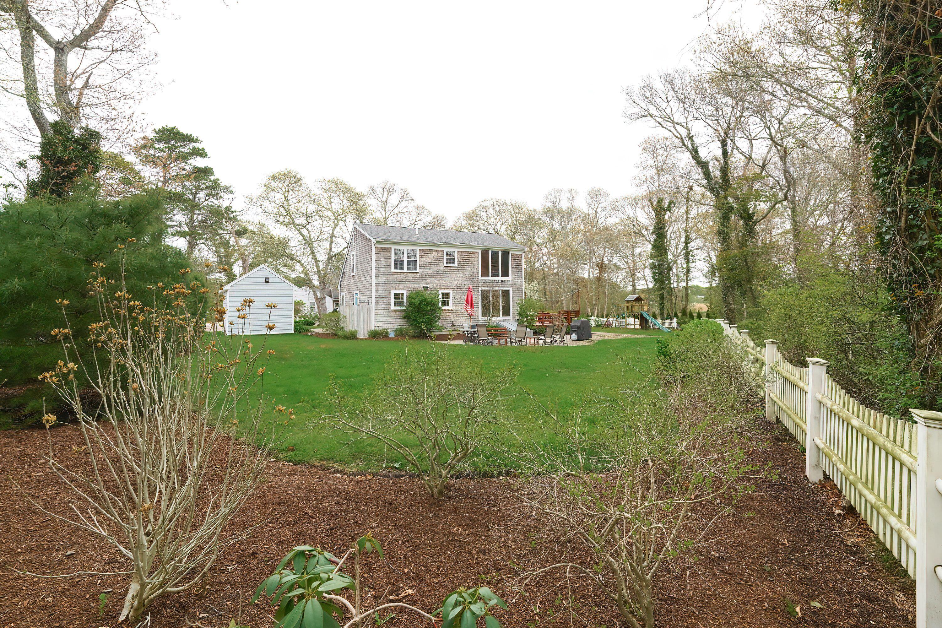 194 Old Colony Rd
