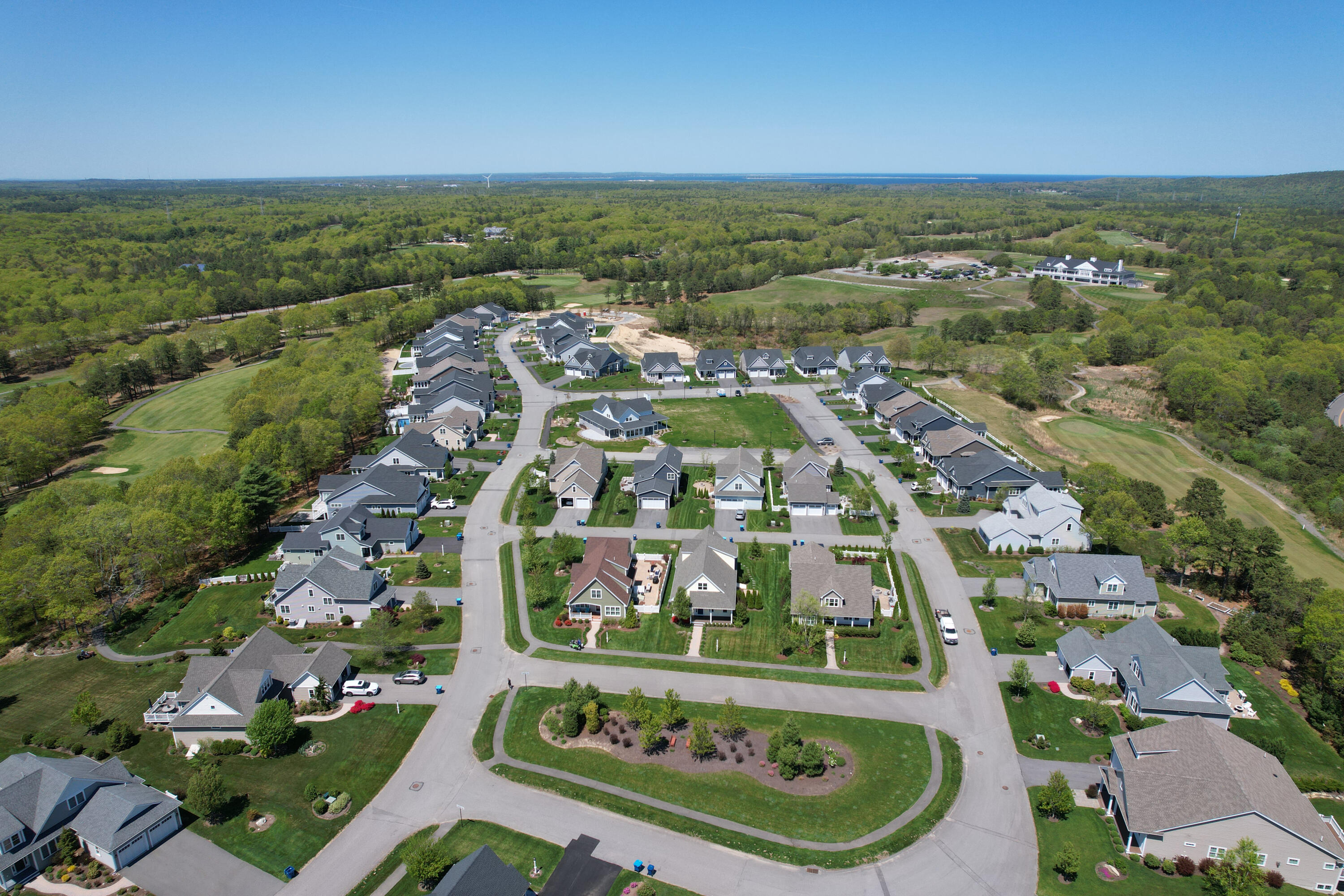 7 Bethpage Ln
