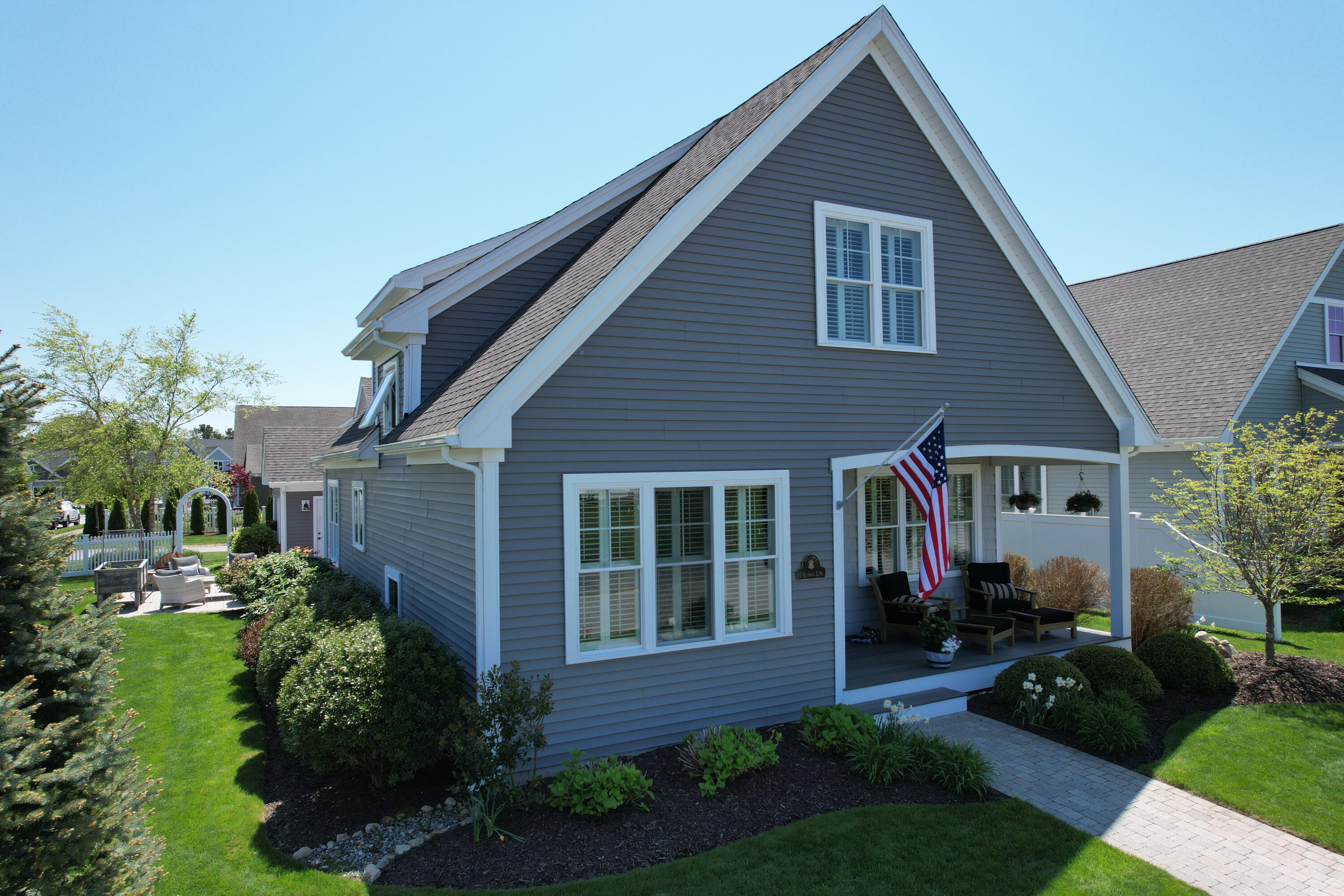 7 Bethpage Ln