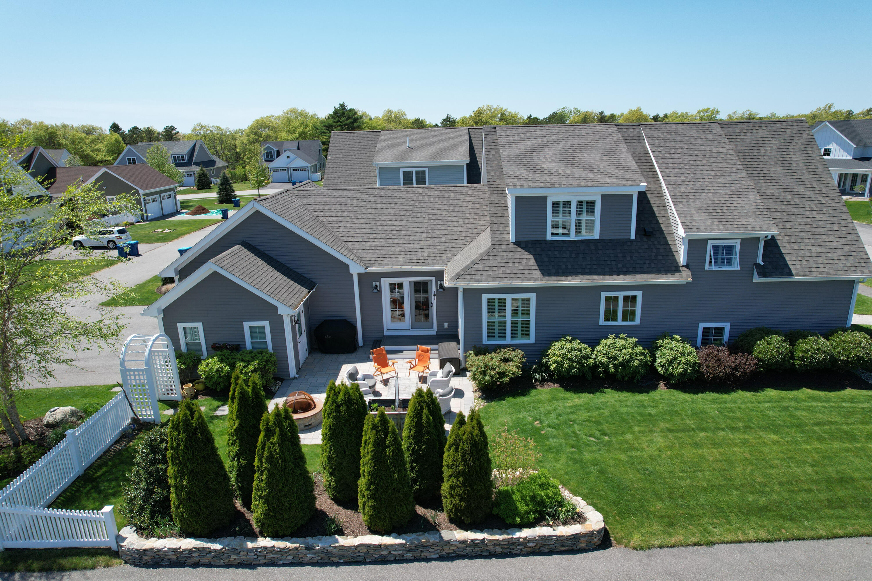 7 Bethpage Ln