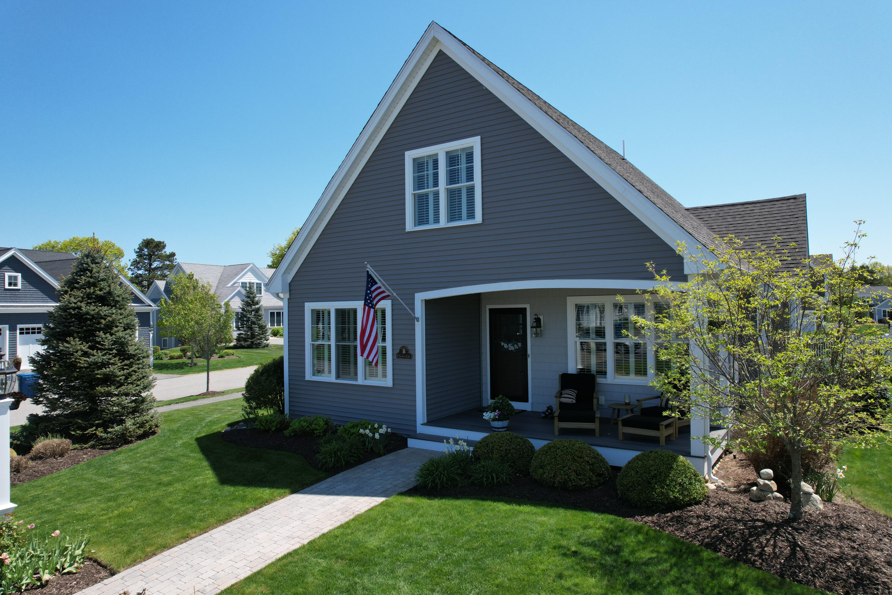 7 Bethpage Ln