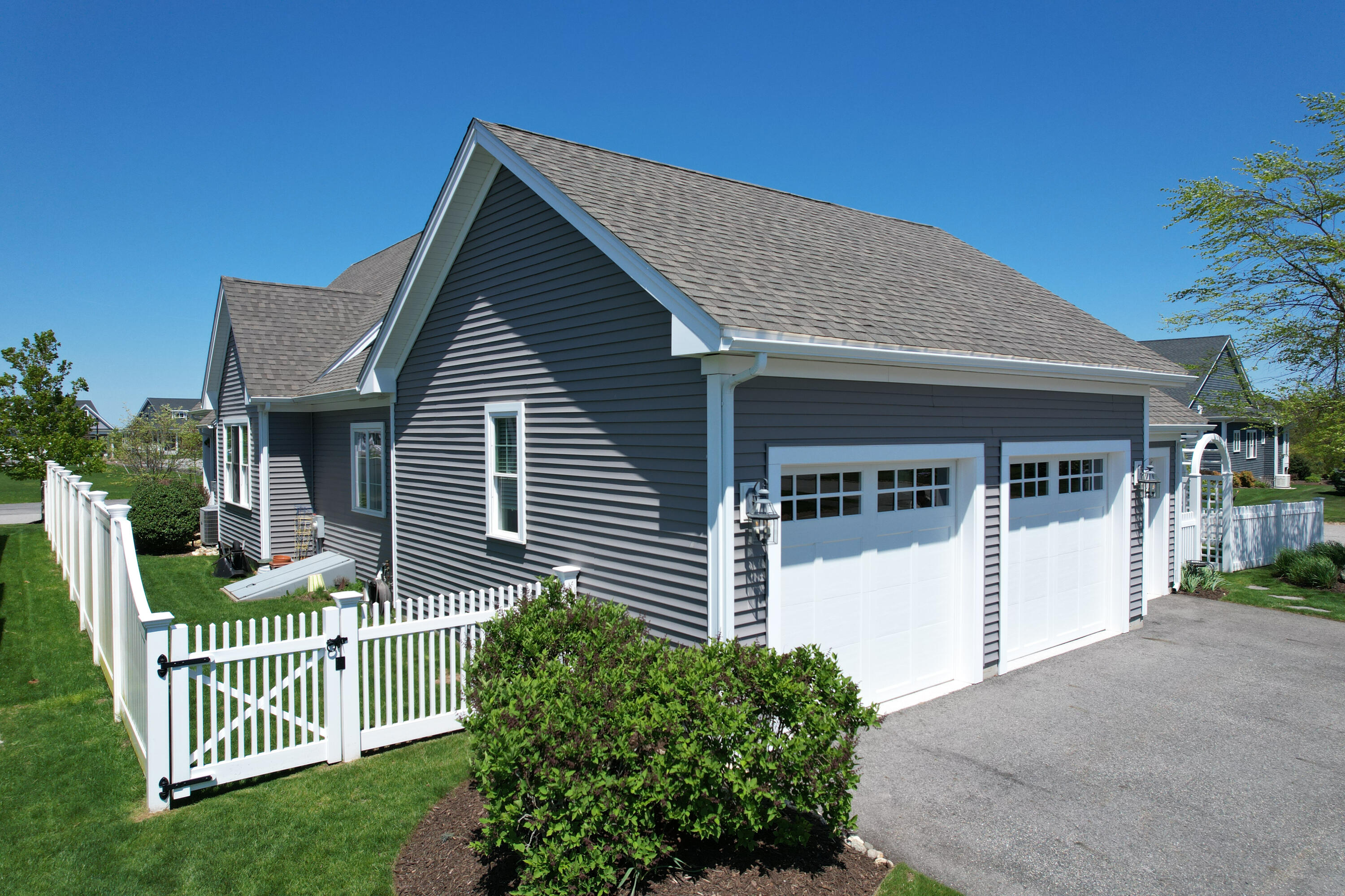 7 Bethpage Ln