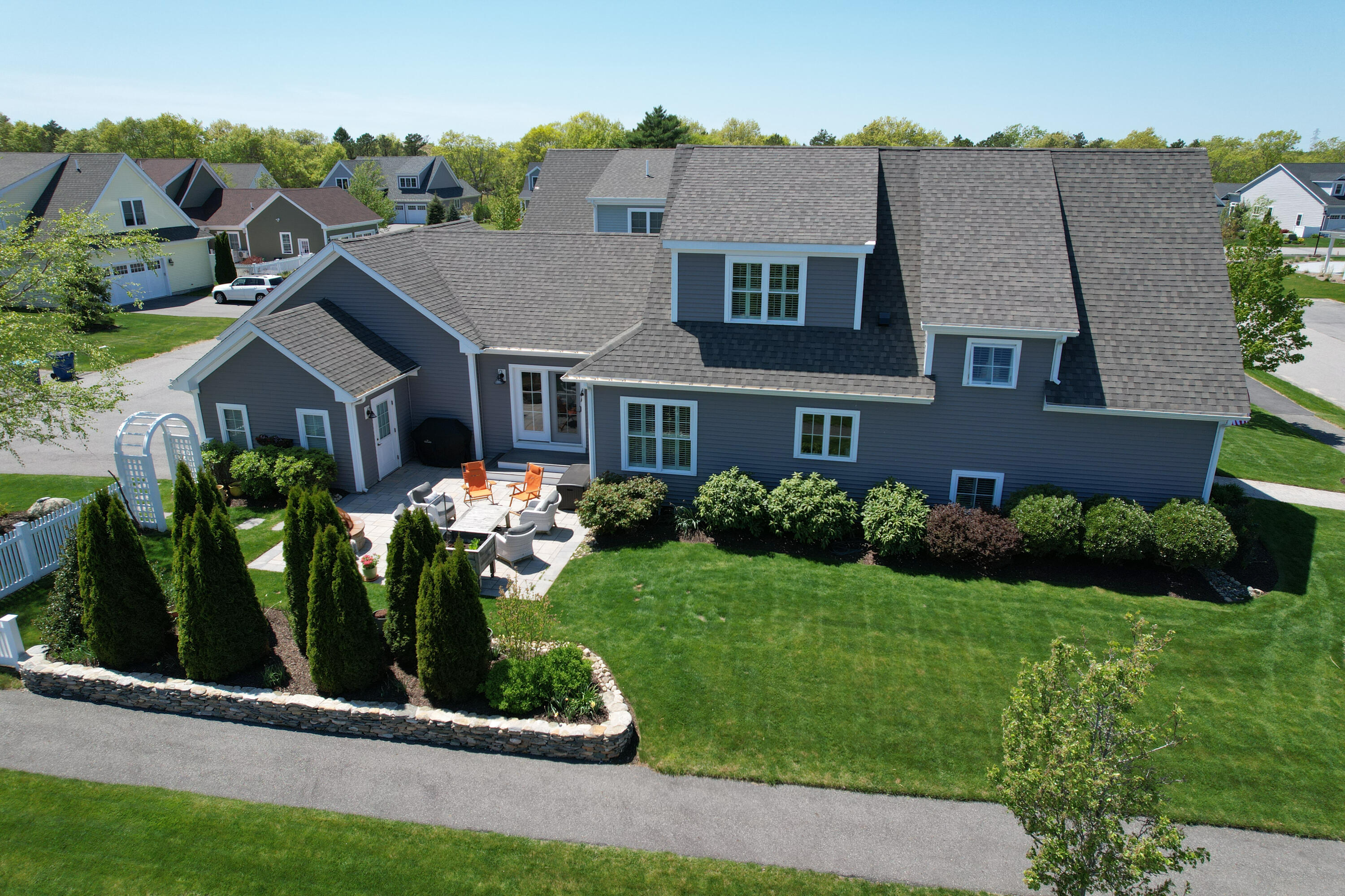 7 Bethpage Ln