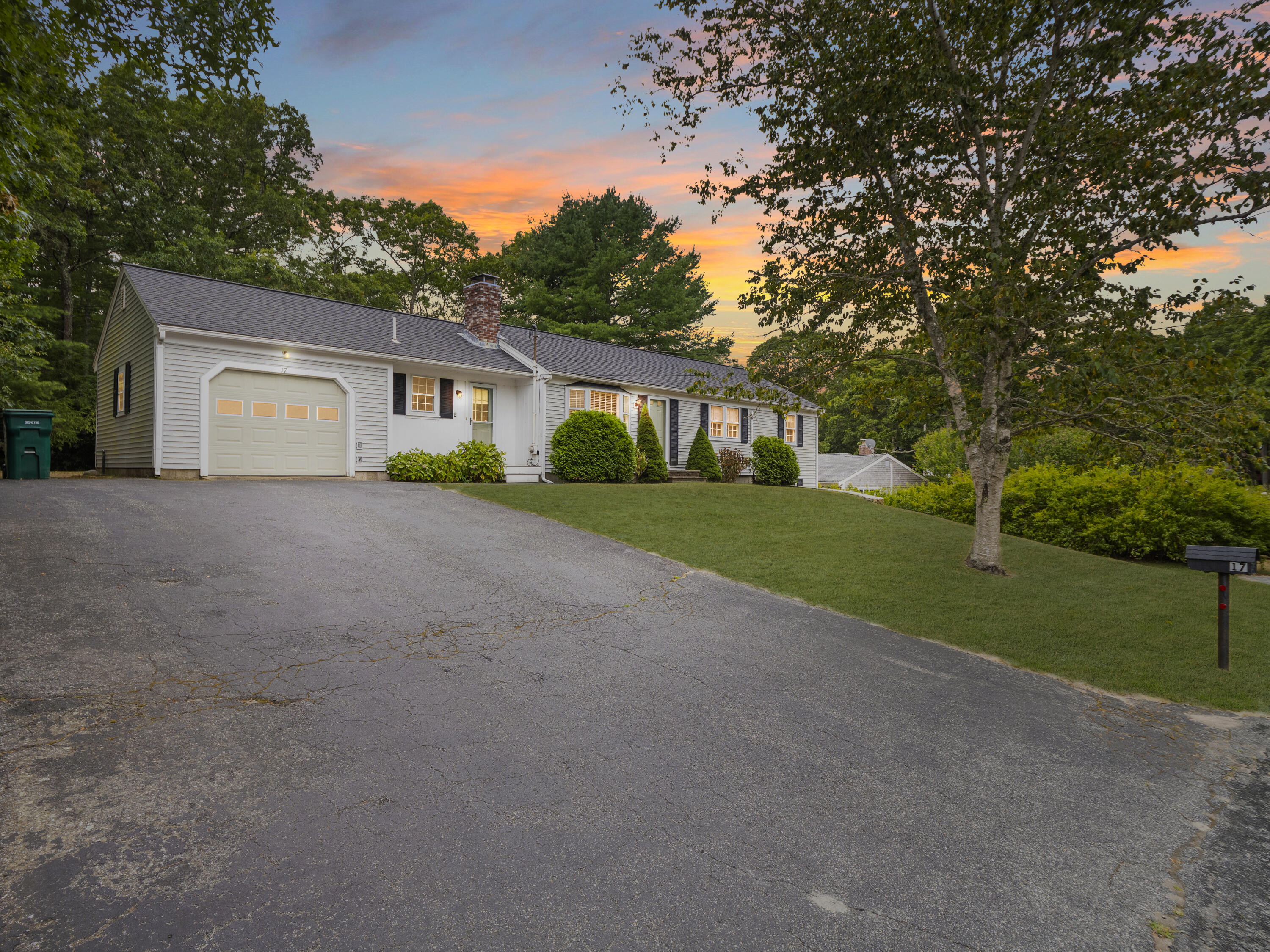 17 Avalon Cir