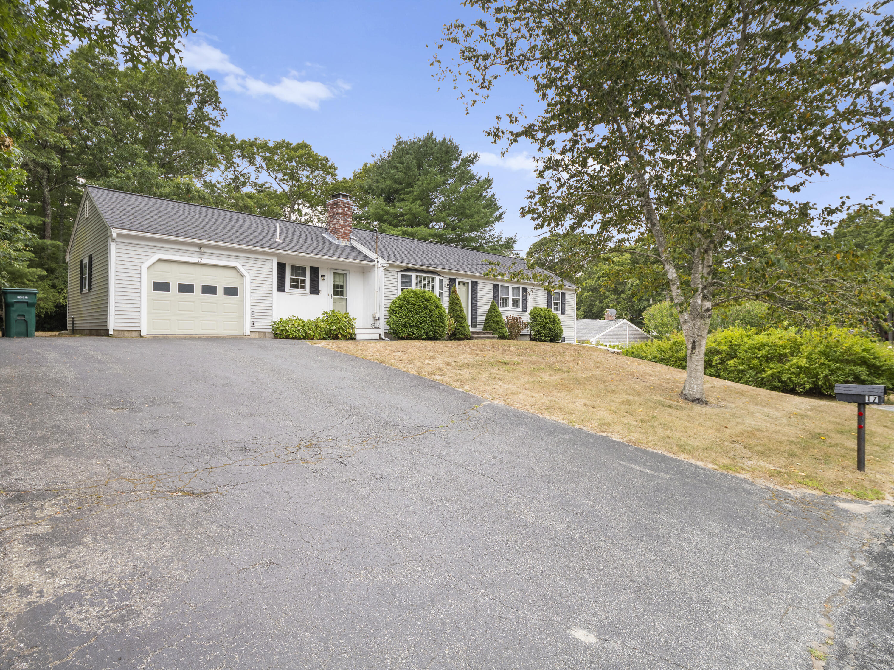 17 Avalon Cir