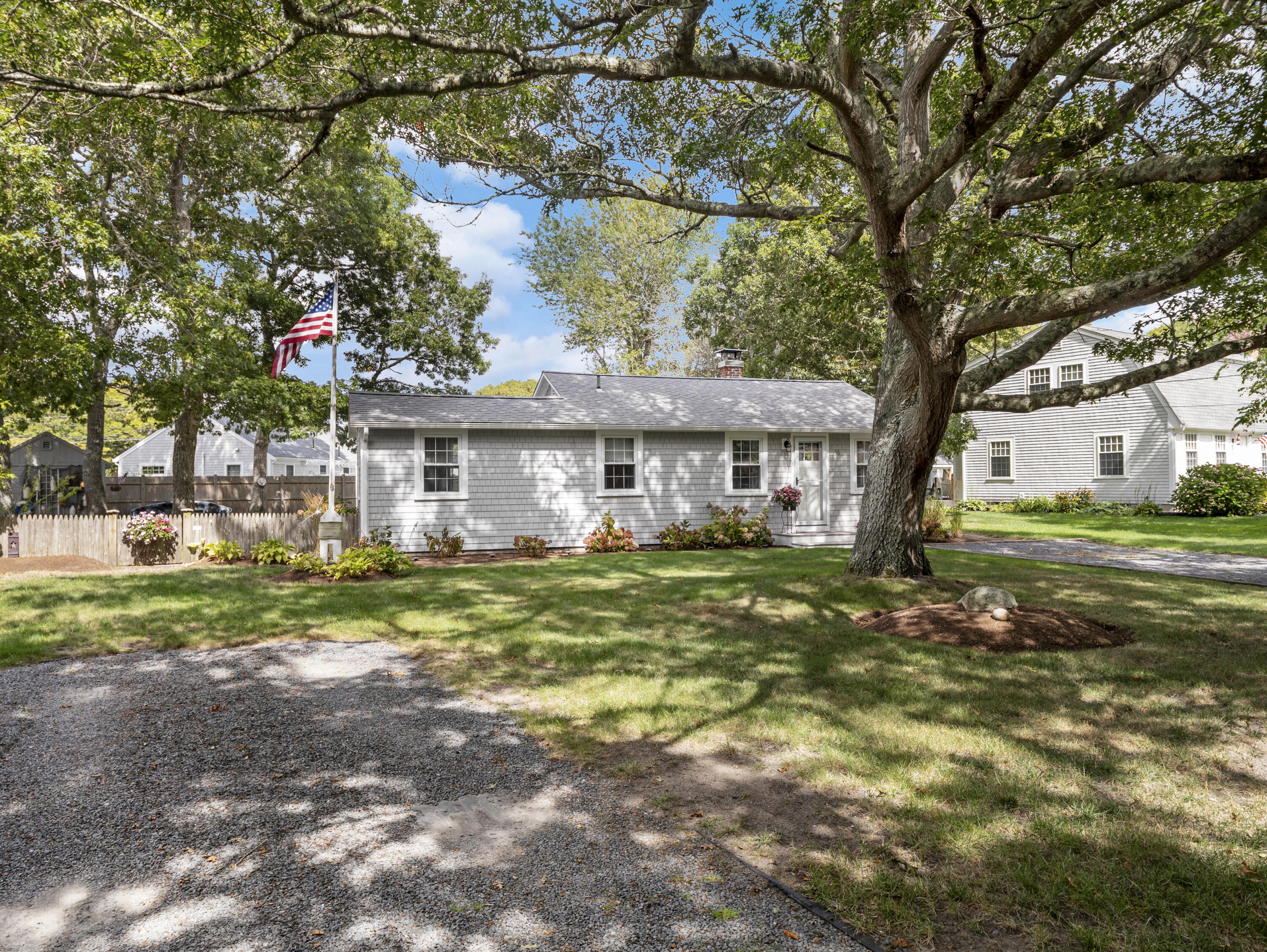 16 Peregrine Ln