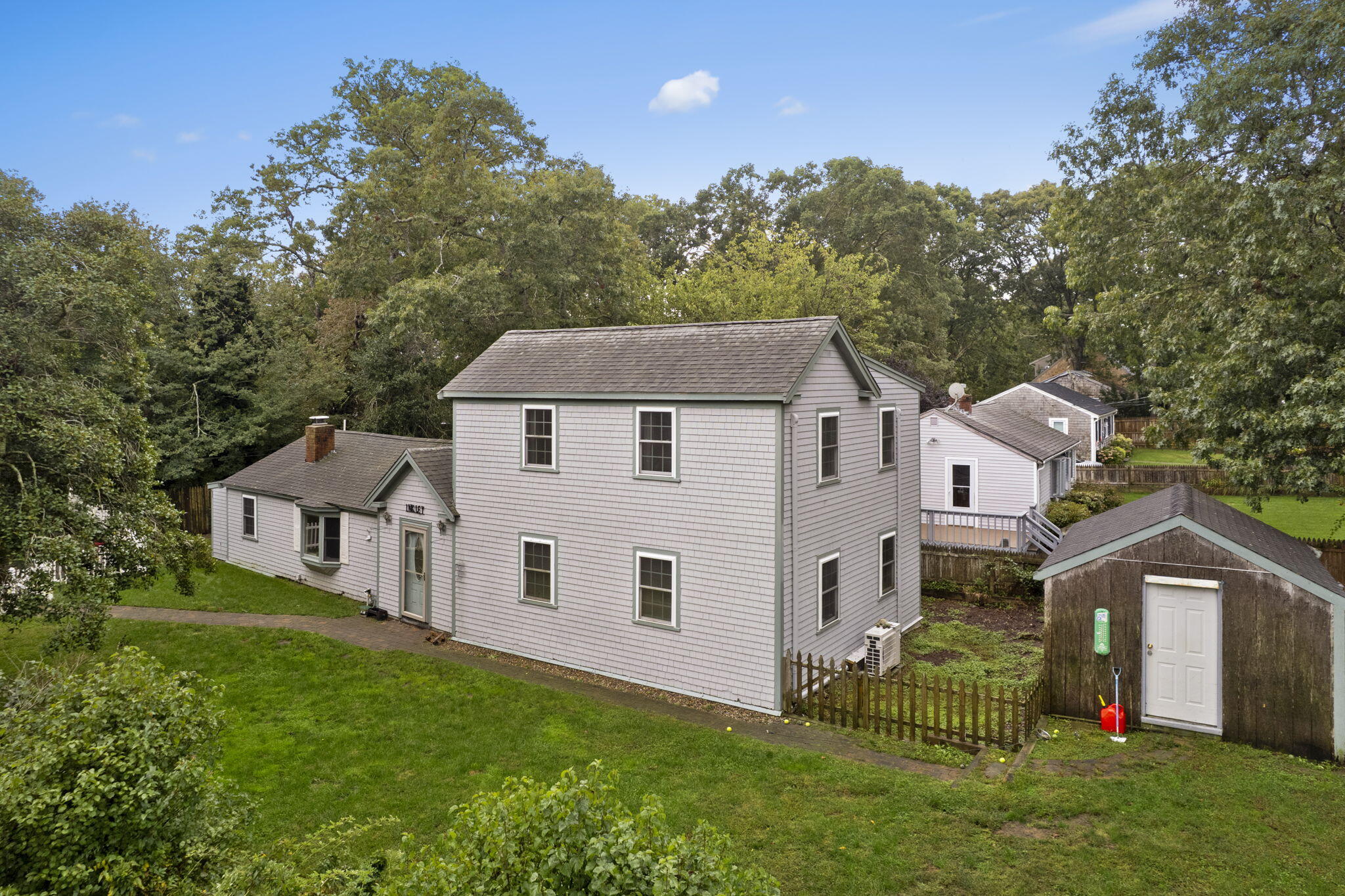 33 Lake Road