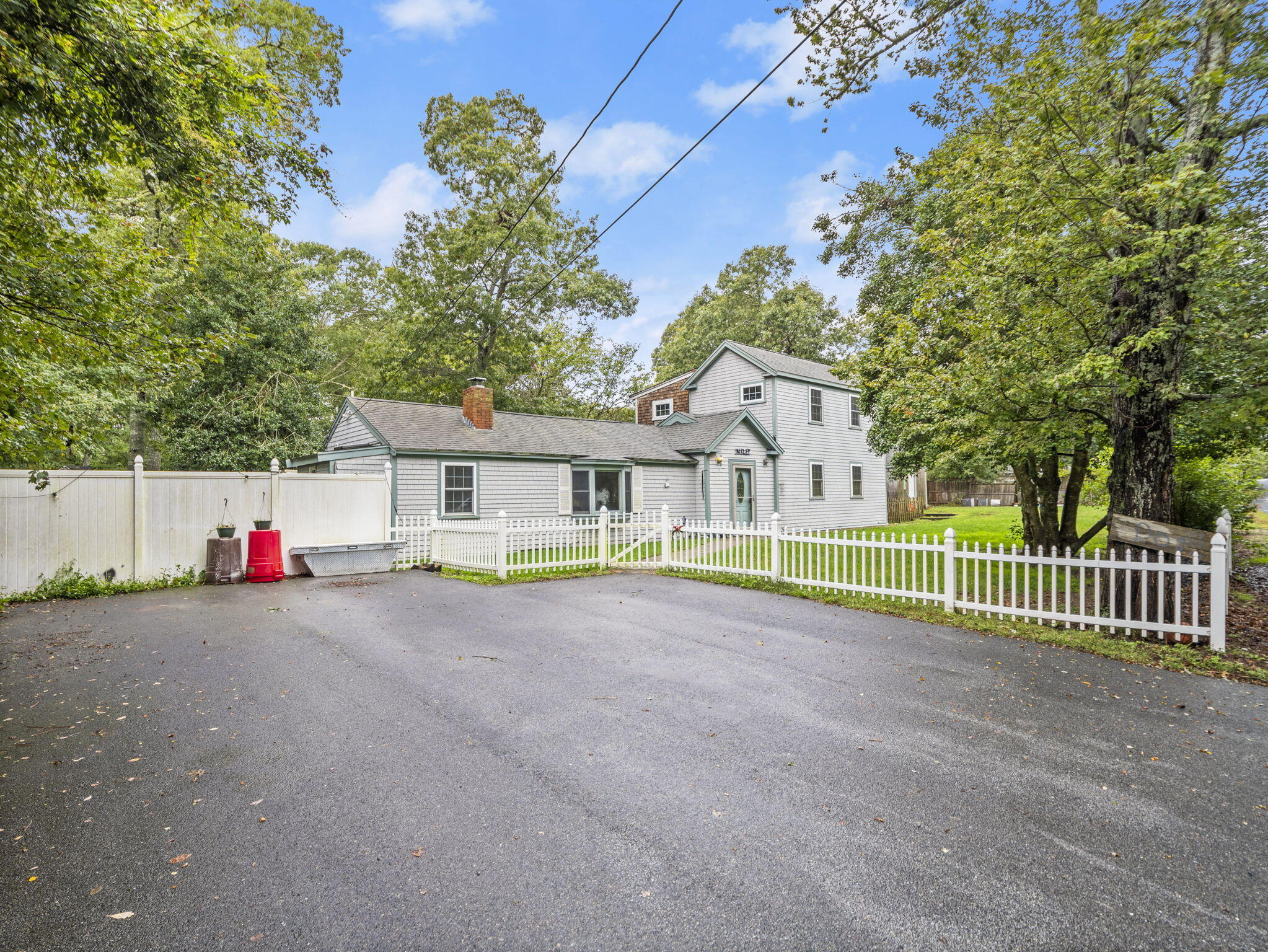 33 Lake Road