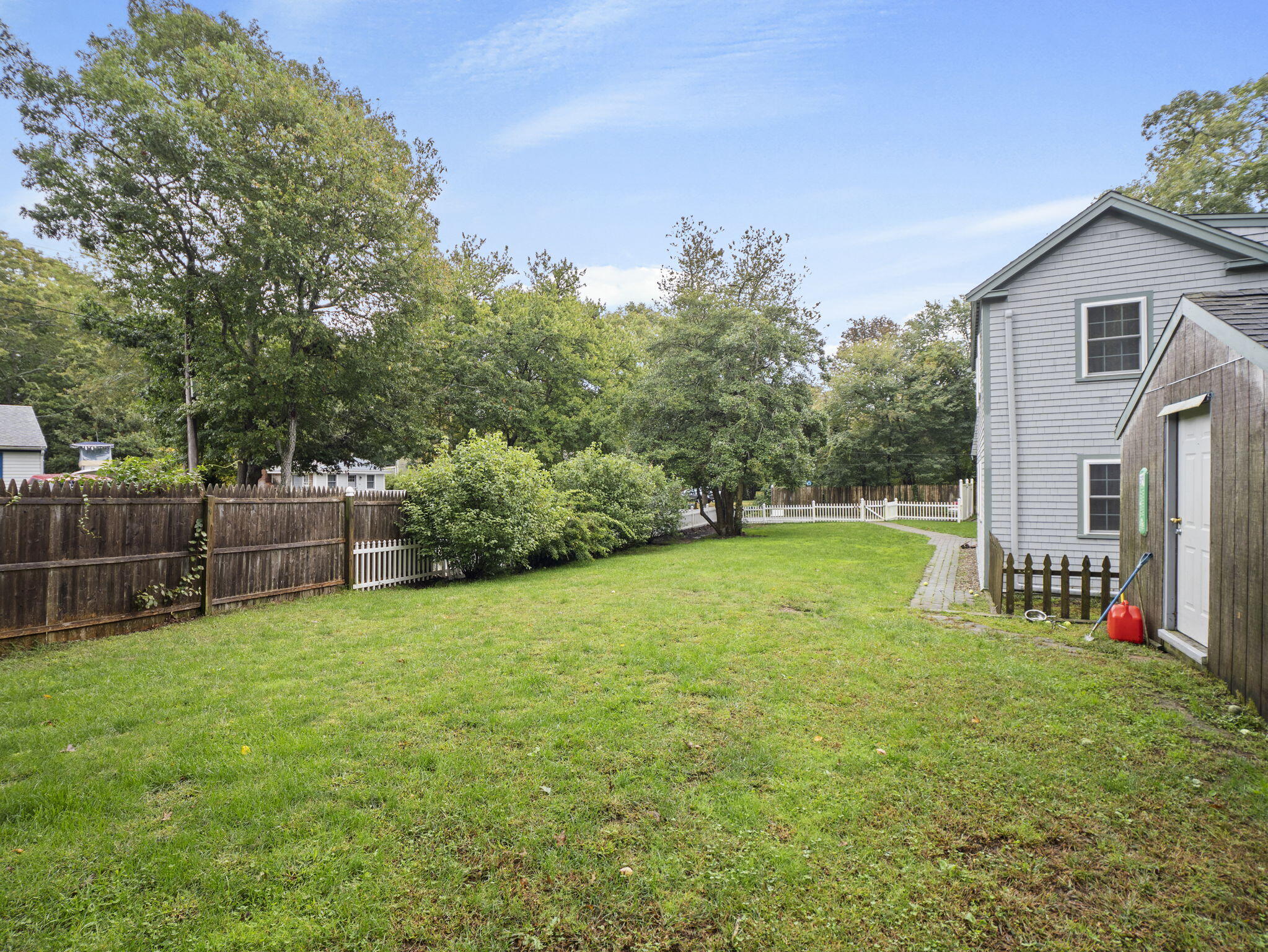 33 Lake Road
