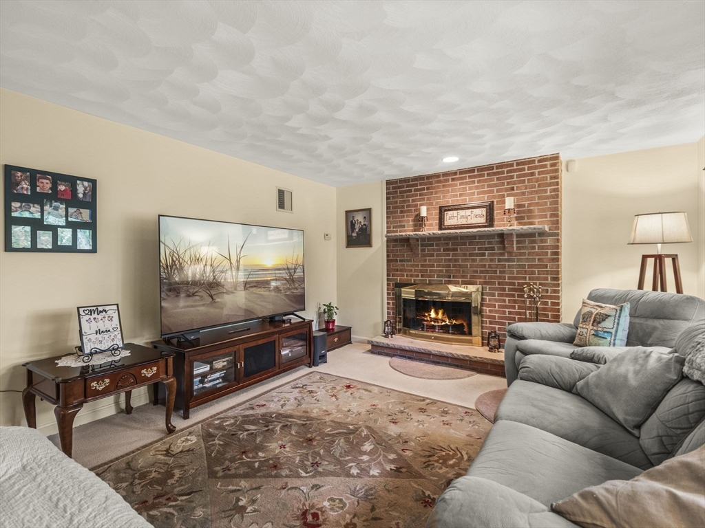 25 Dexter Rd