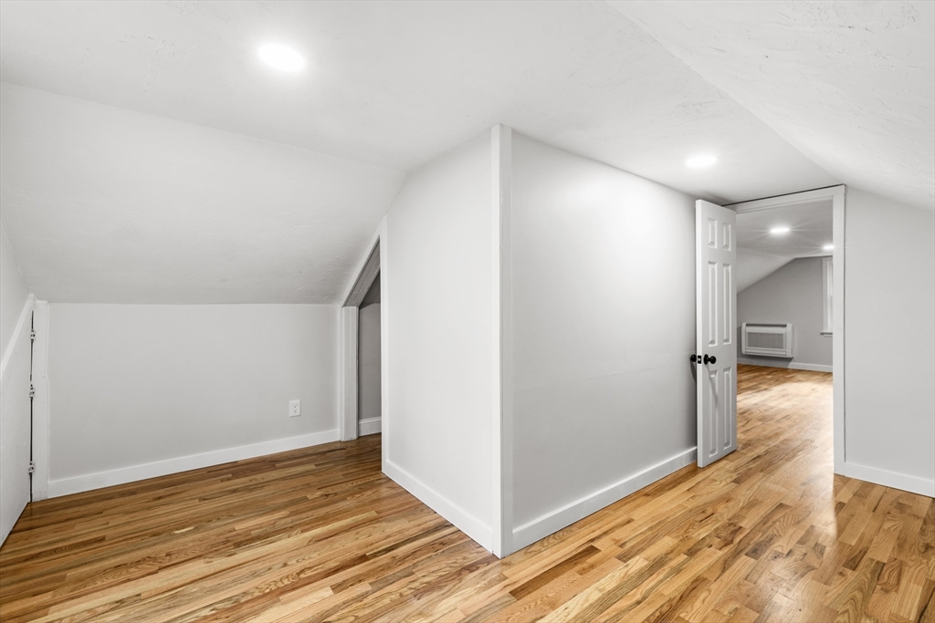 106 Traders Ln