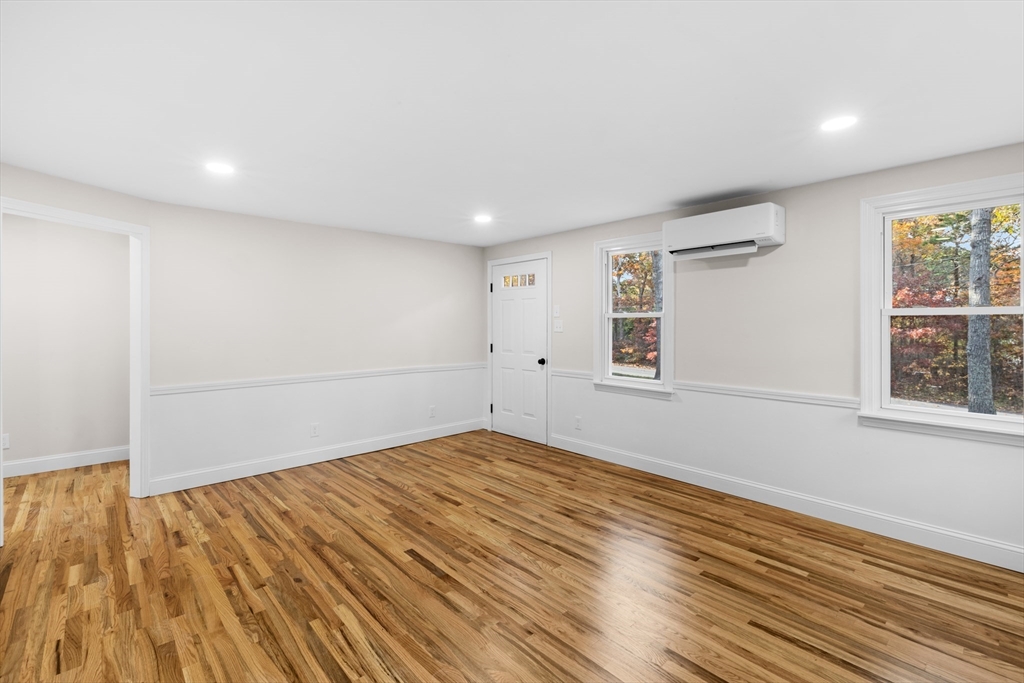 106 Traders Ln