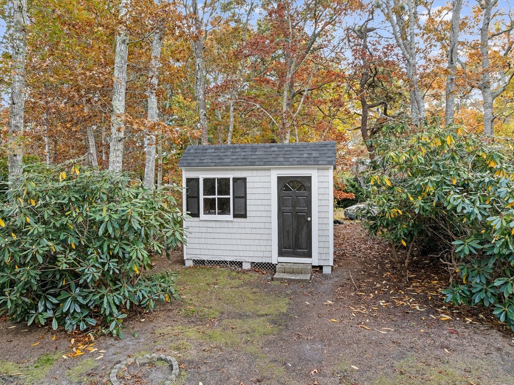 106 Traders Ln