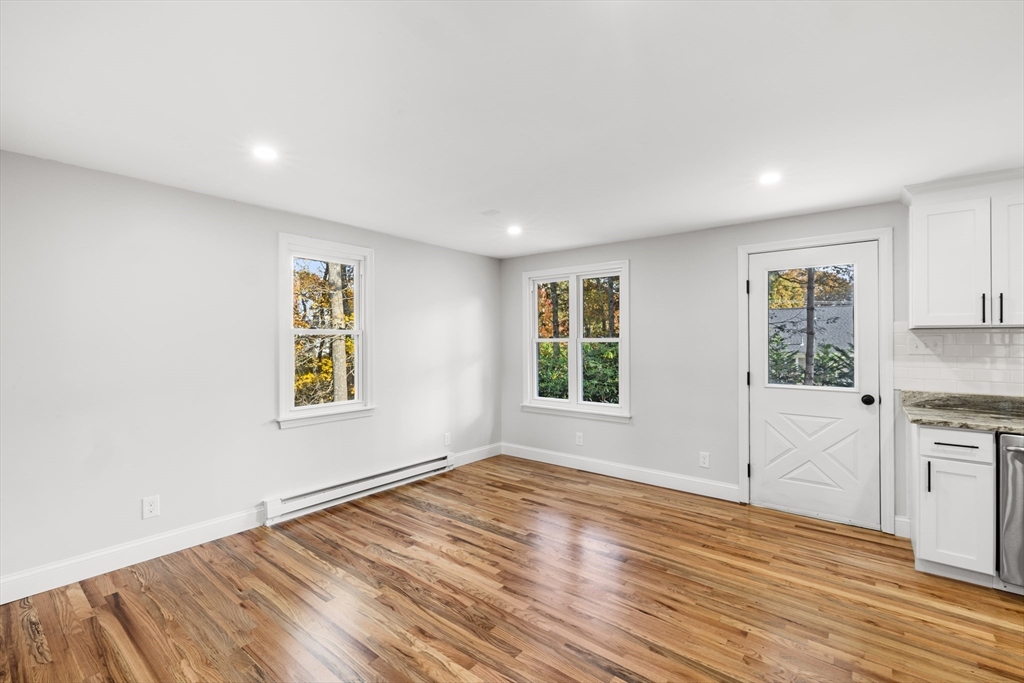 106 Traders Ln