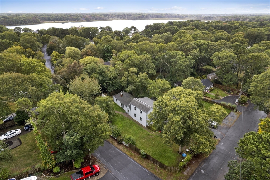 33 Lake Rd