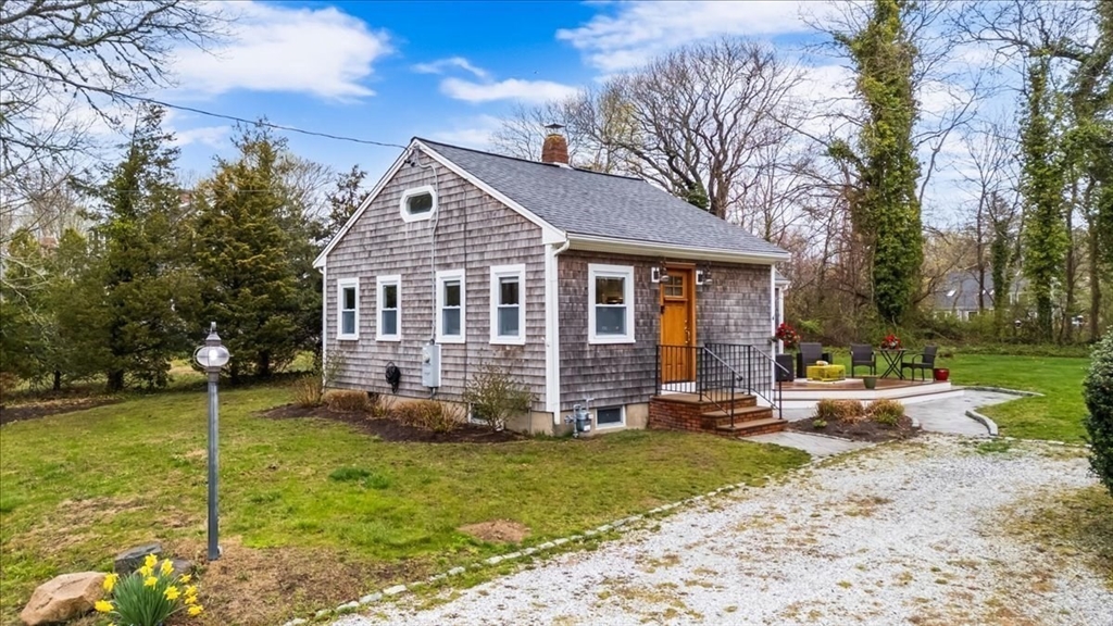 34 Railroad Ave