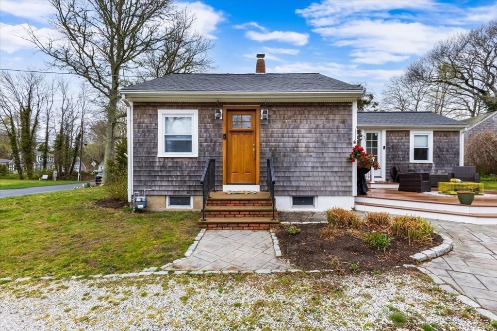 34 Railroad Ave