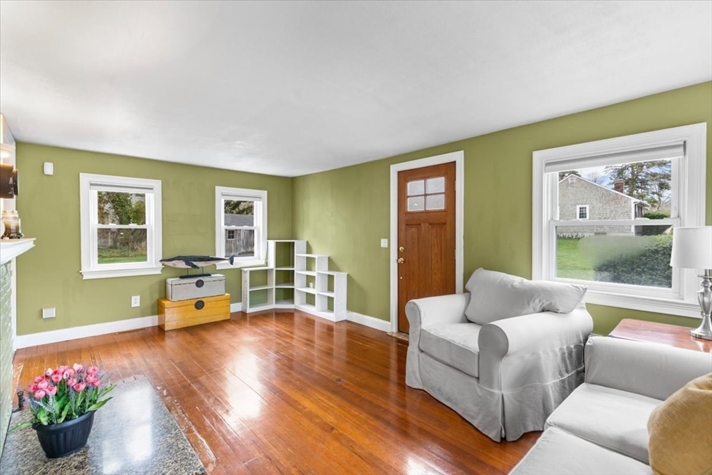 34 Railroad Ave