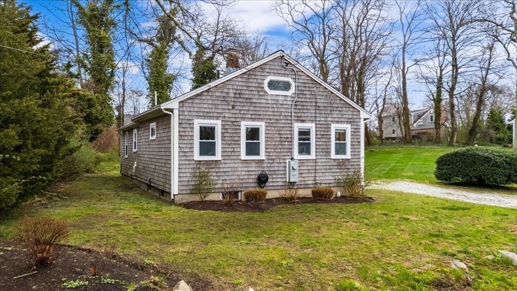 34 Railroad Ave